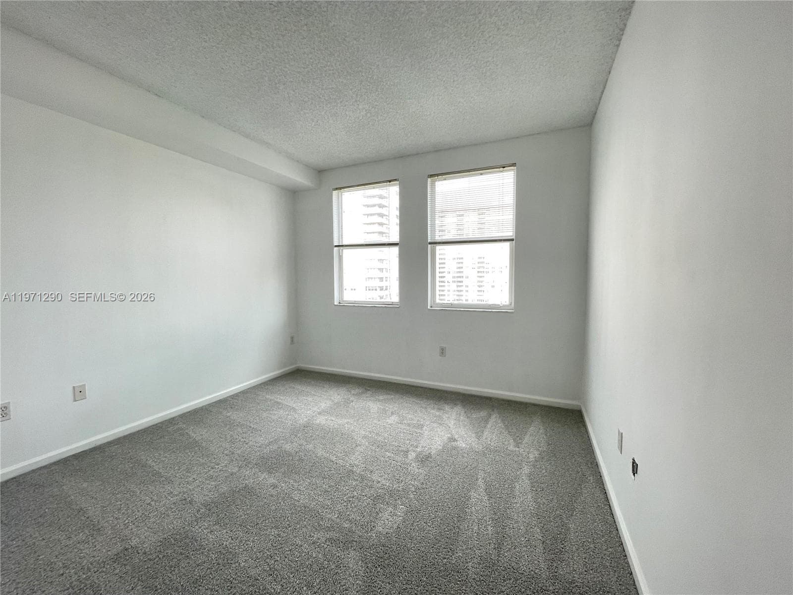 17150 N Bay Rd 2911 photo 11