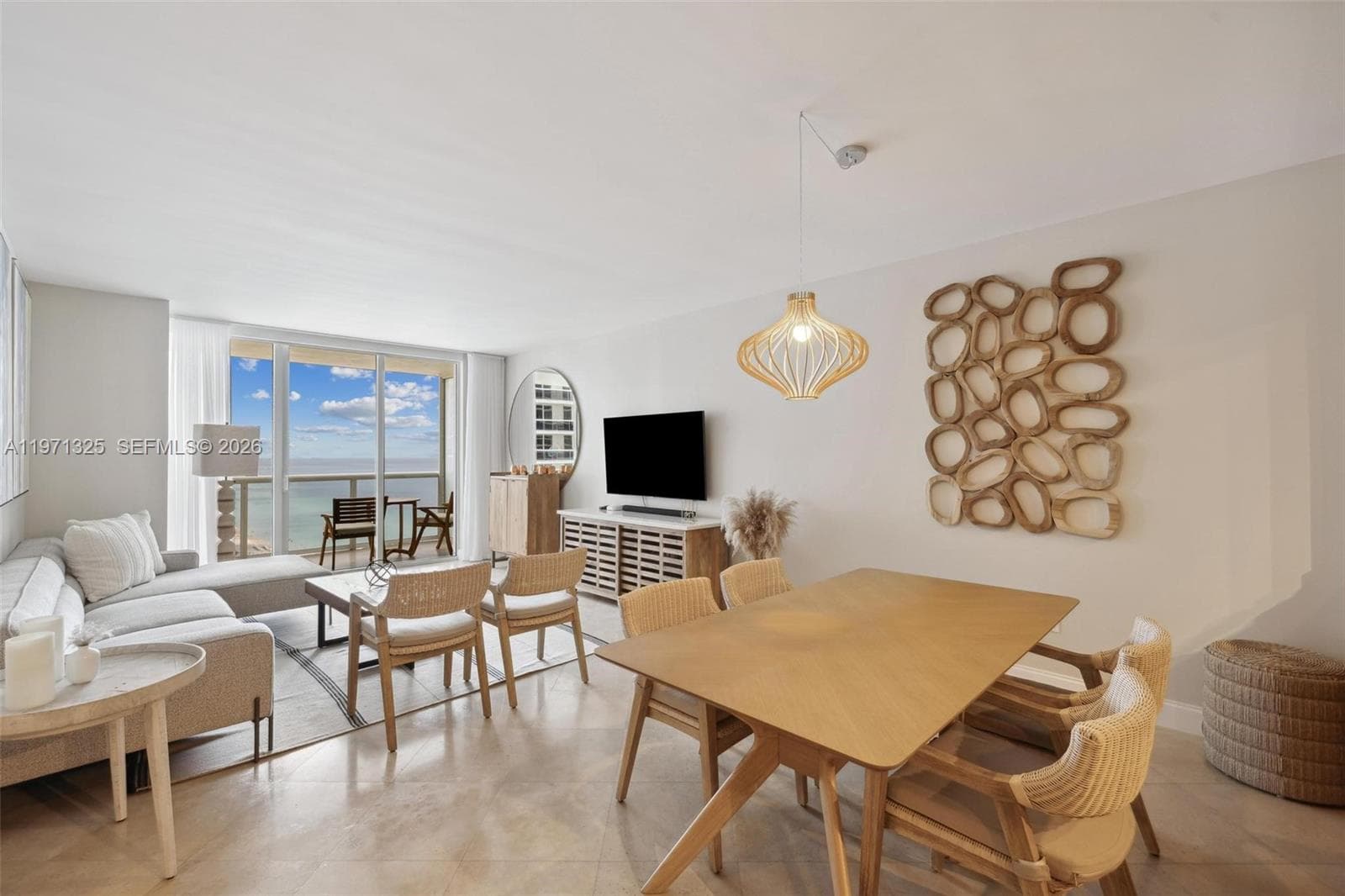 1830 S OCEAN DR 2811 photo 1