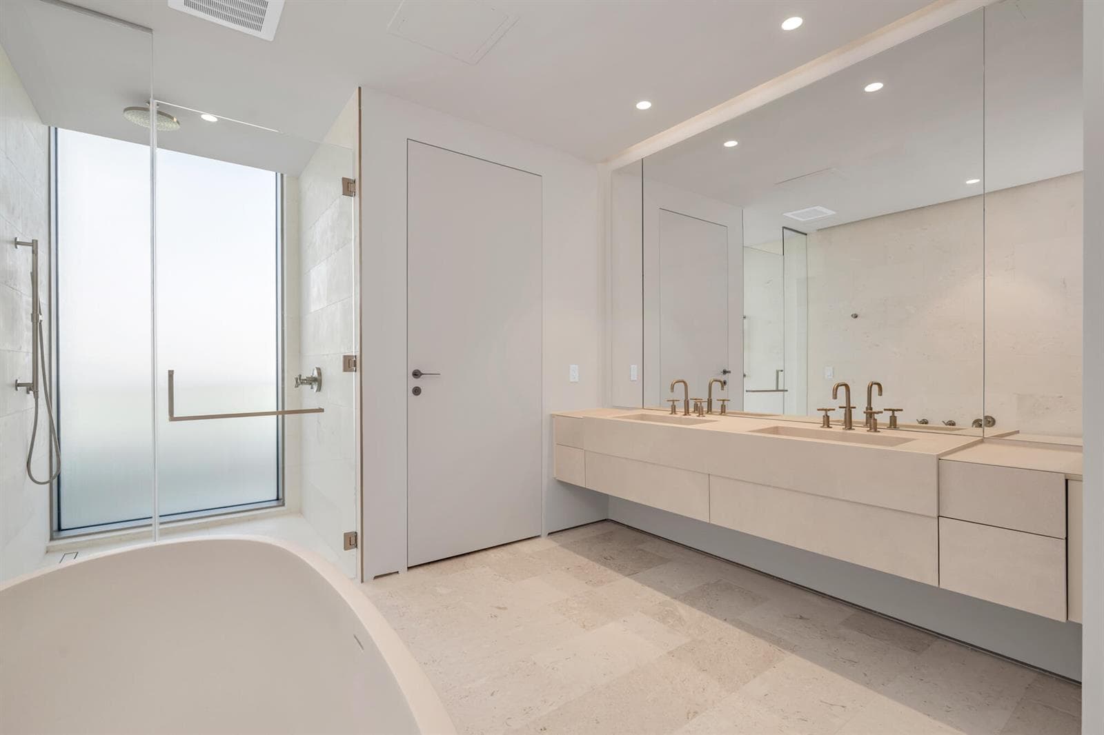 200 Arkona Court 501 photo 13