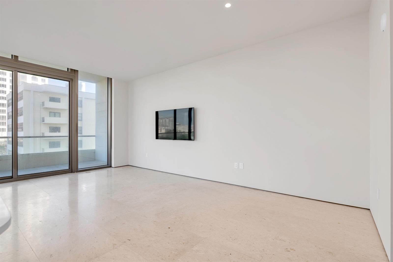 200 Arkona Court 501 photo 9