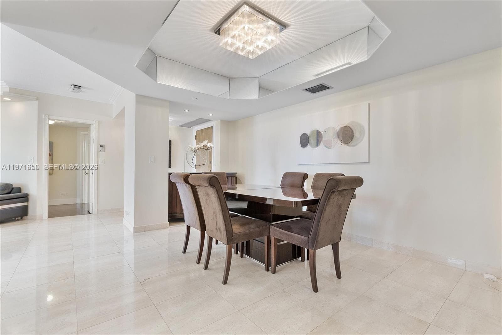 20191 E Country Club Dr 510 photo 7