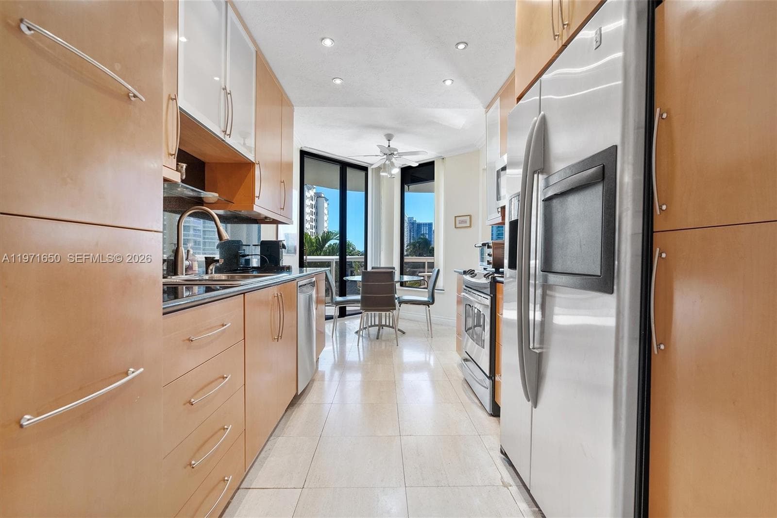 20191 E Country Club Dr 510 photo 8