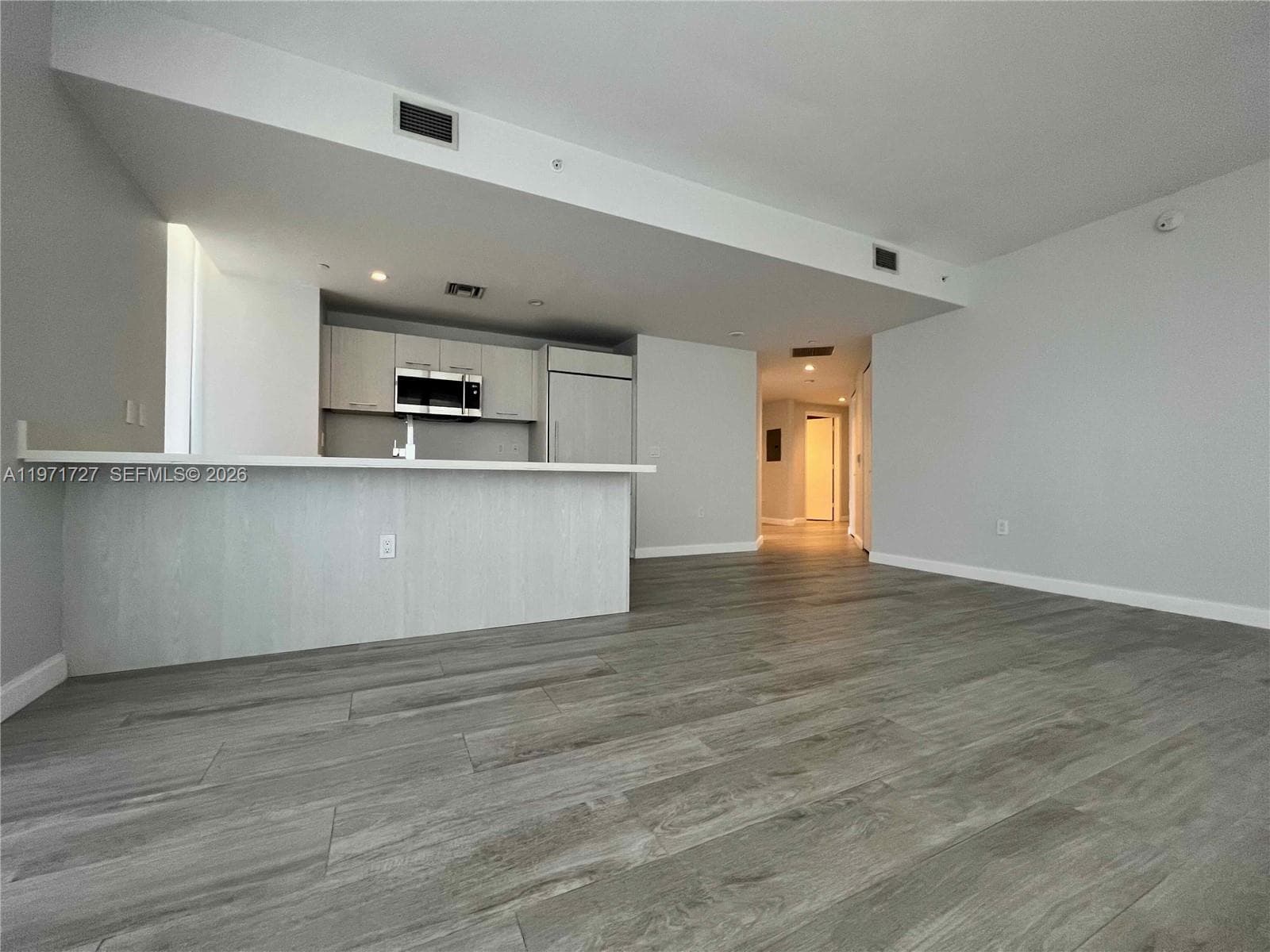 45 SW 9th St 3703 photo 5