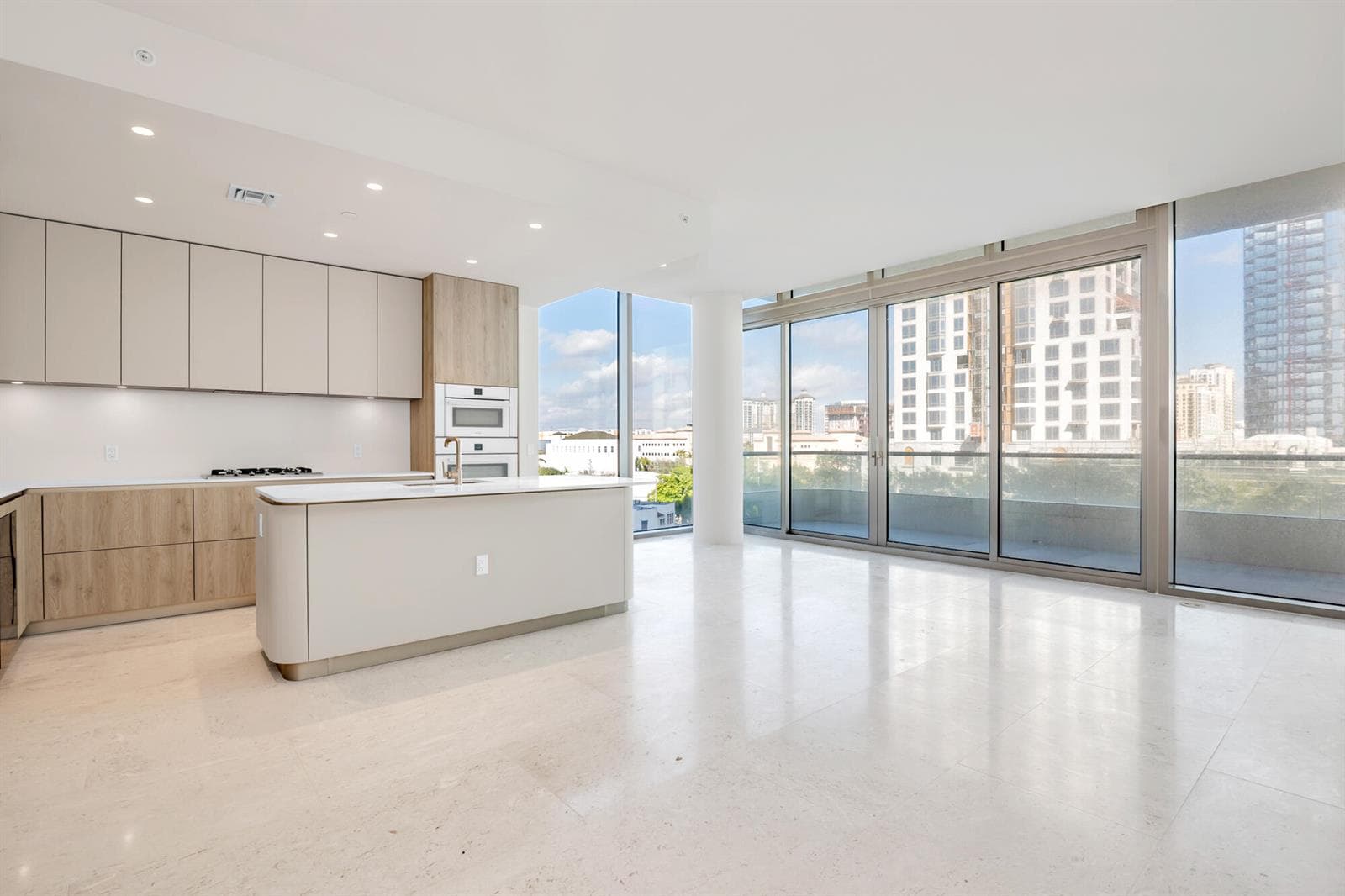 200 Arkona Court 501 photo 2