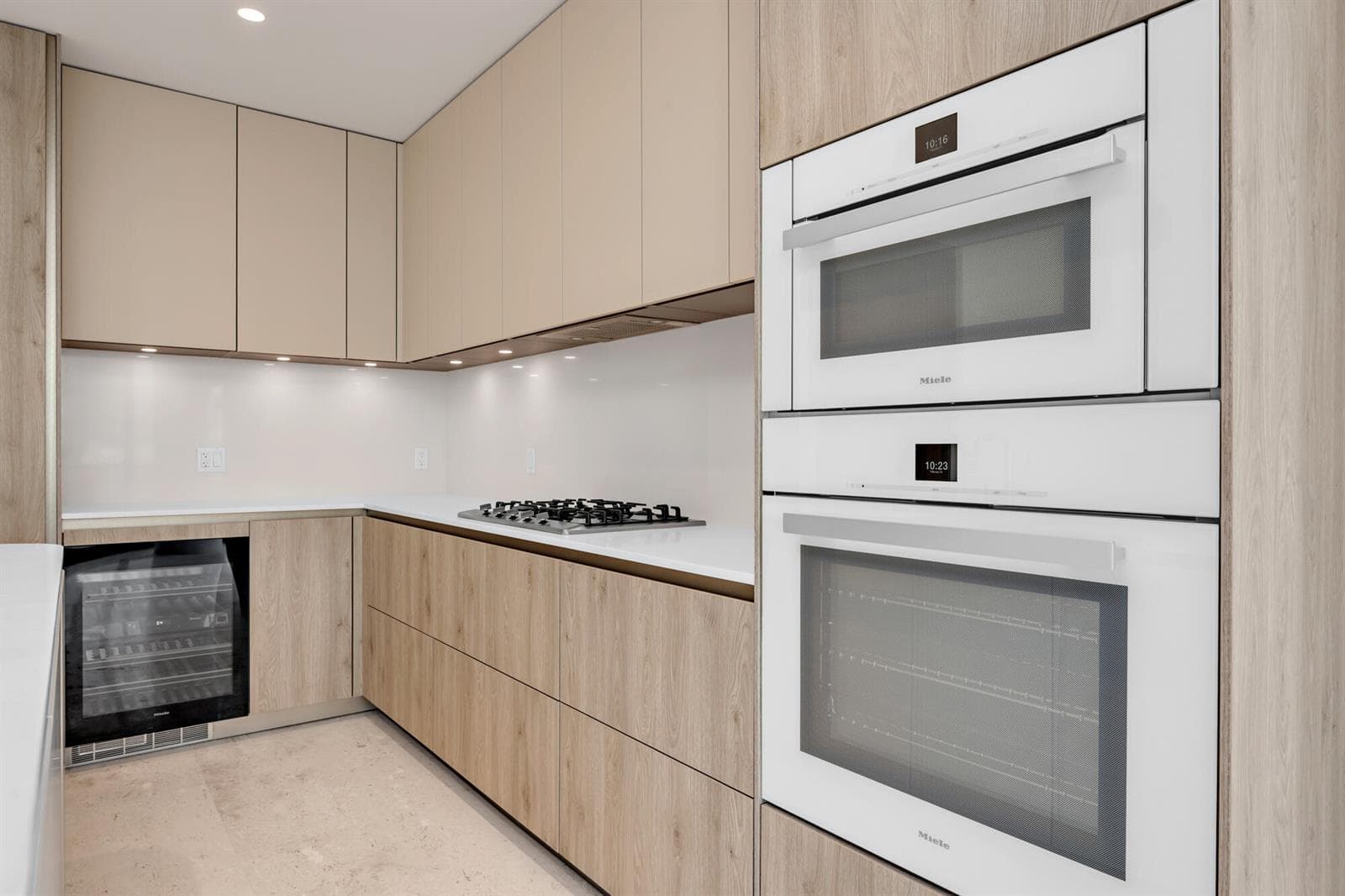 200 Arkona Court 501 photo 5