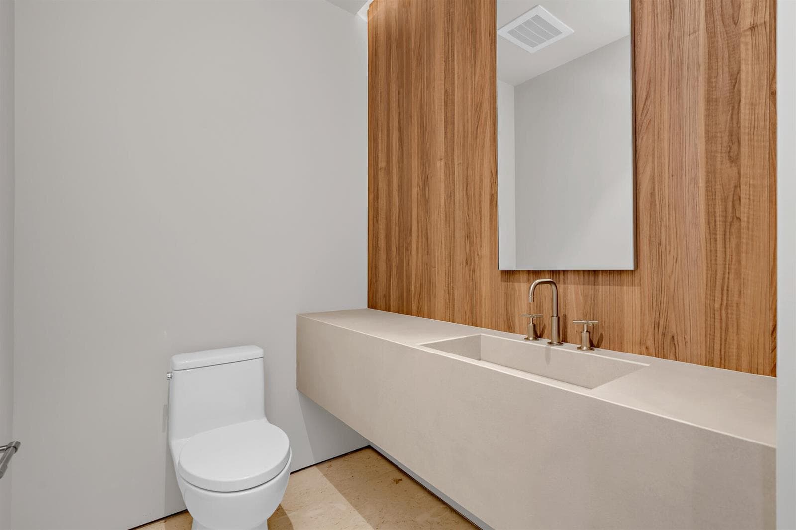 200 Arkona Court 501 photo 10