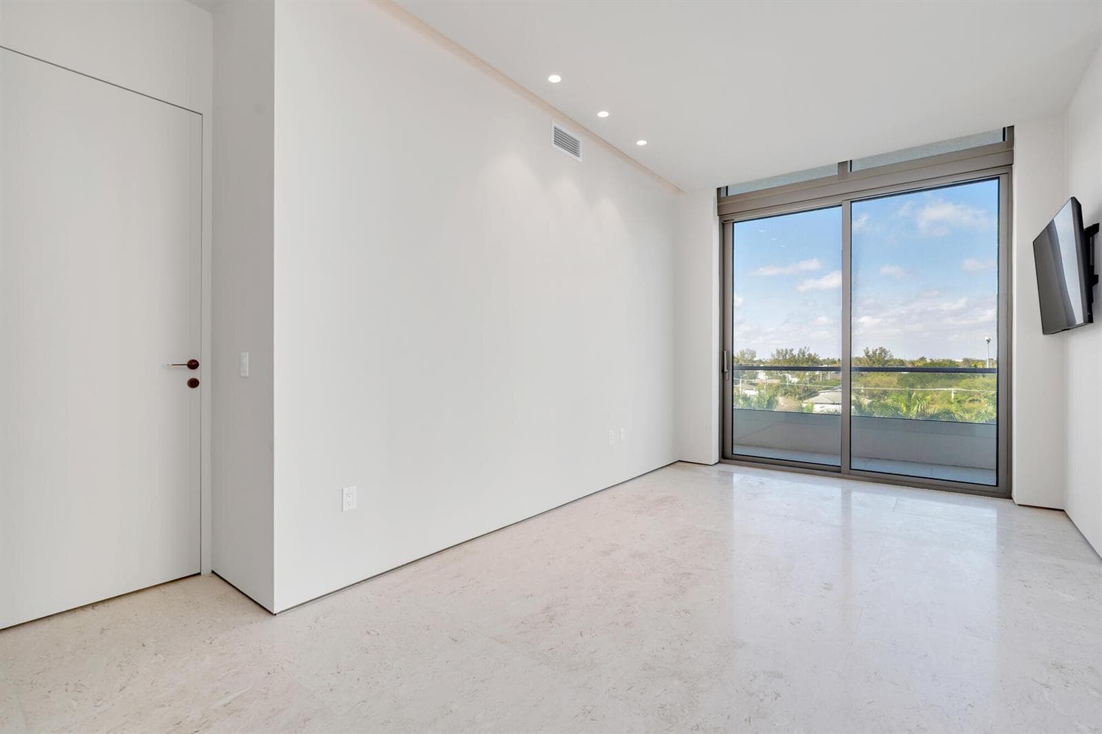 200 Arkona Court 501 photo 11
