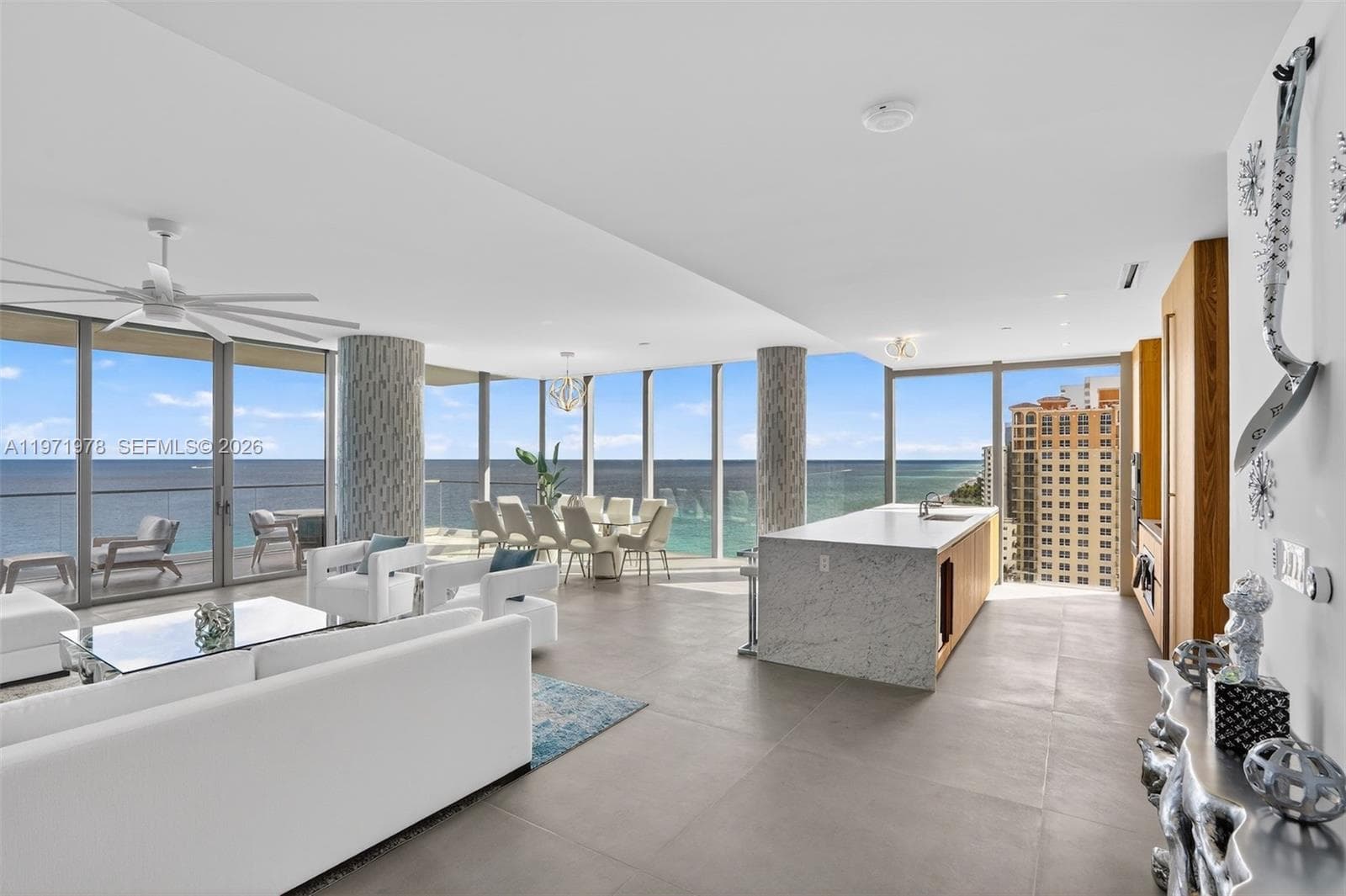 2000 S Ocean Dr 14B photo 2
