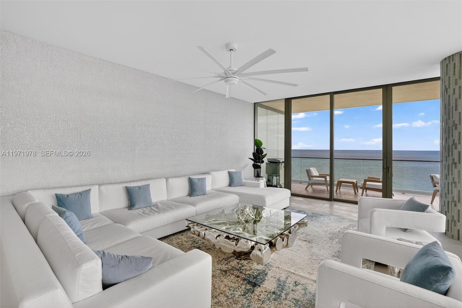 2000 S Ocean Dr 14B photo 3