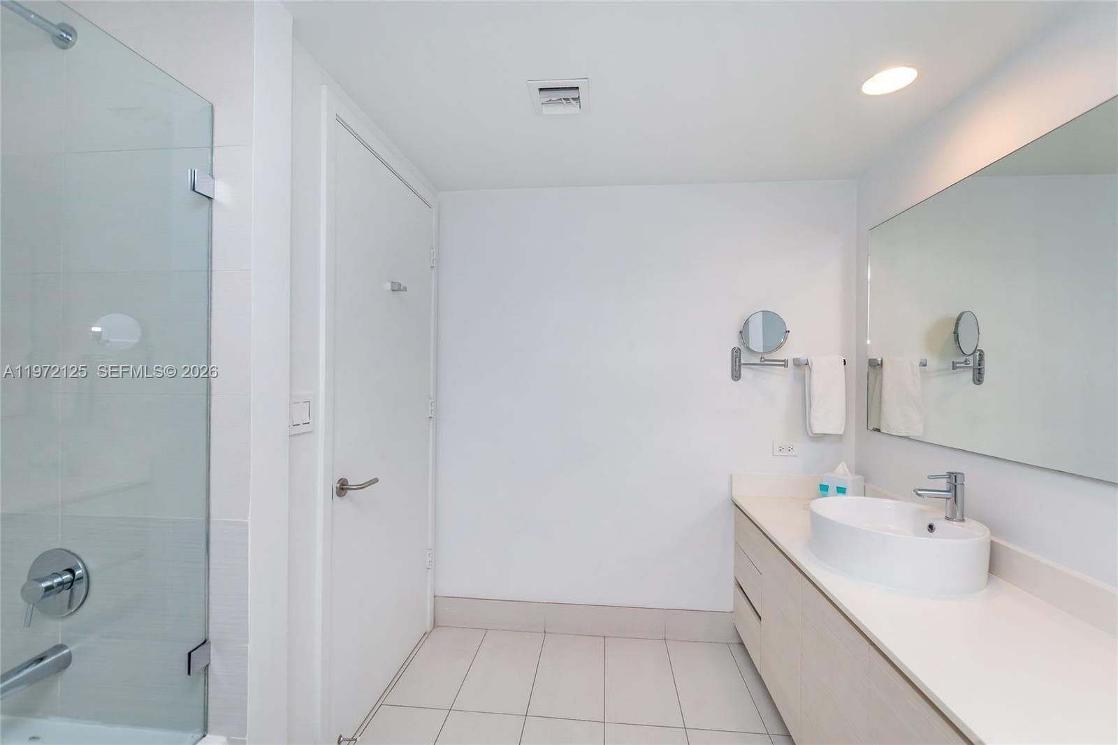 2602 E Hallandale Beach Blvd R1903 photo 13