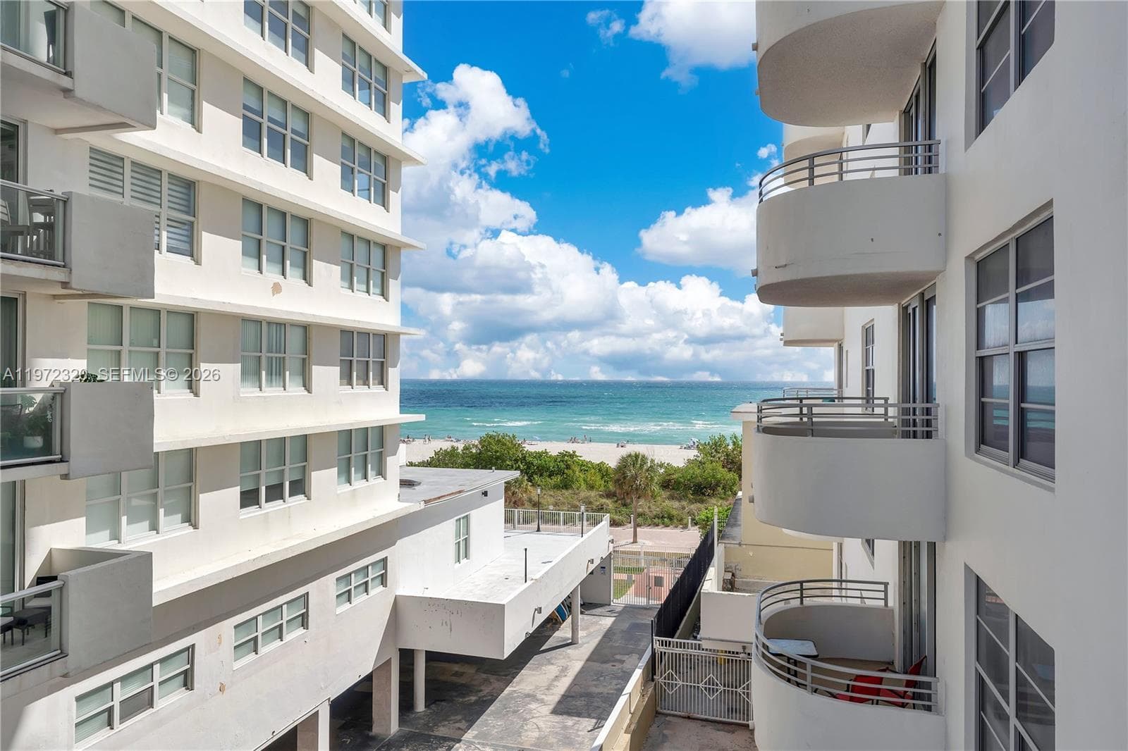 5555 Collins Ave 5B photo 1