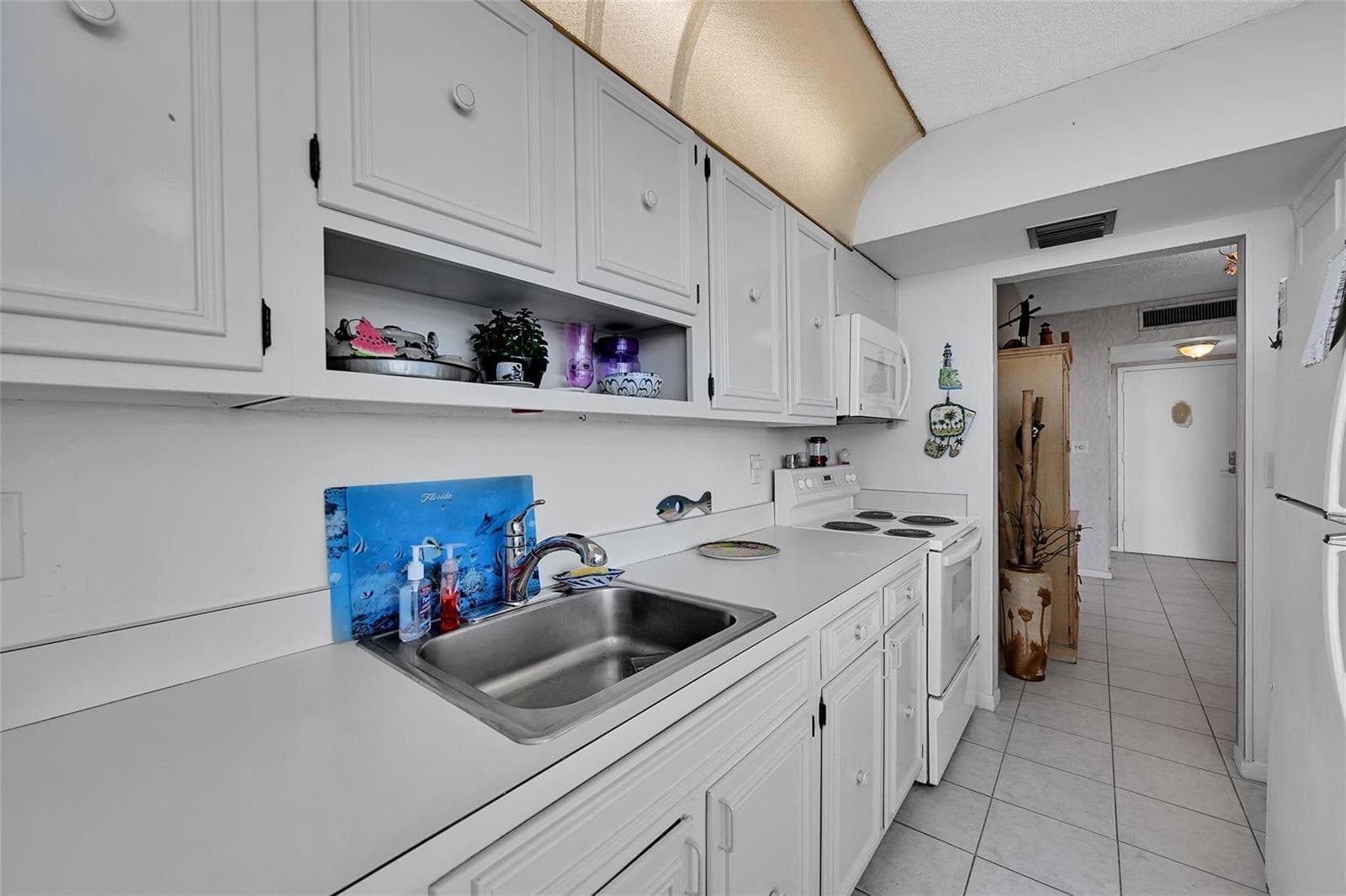 2639 N Riverside Drive 1005 photo 15
