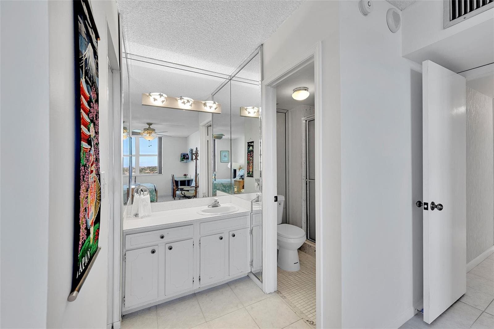 2639 N Riverside Drive 1005 photo 21