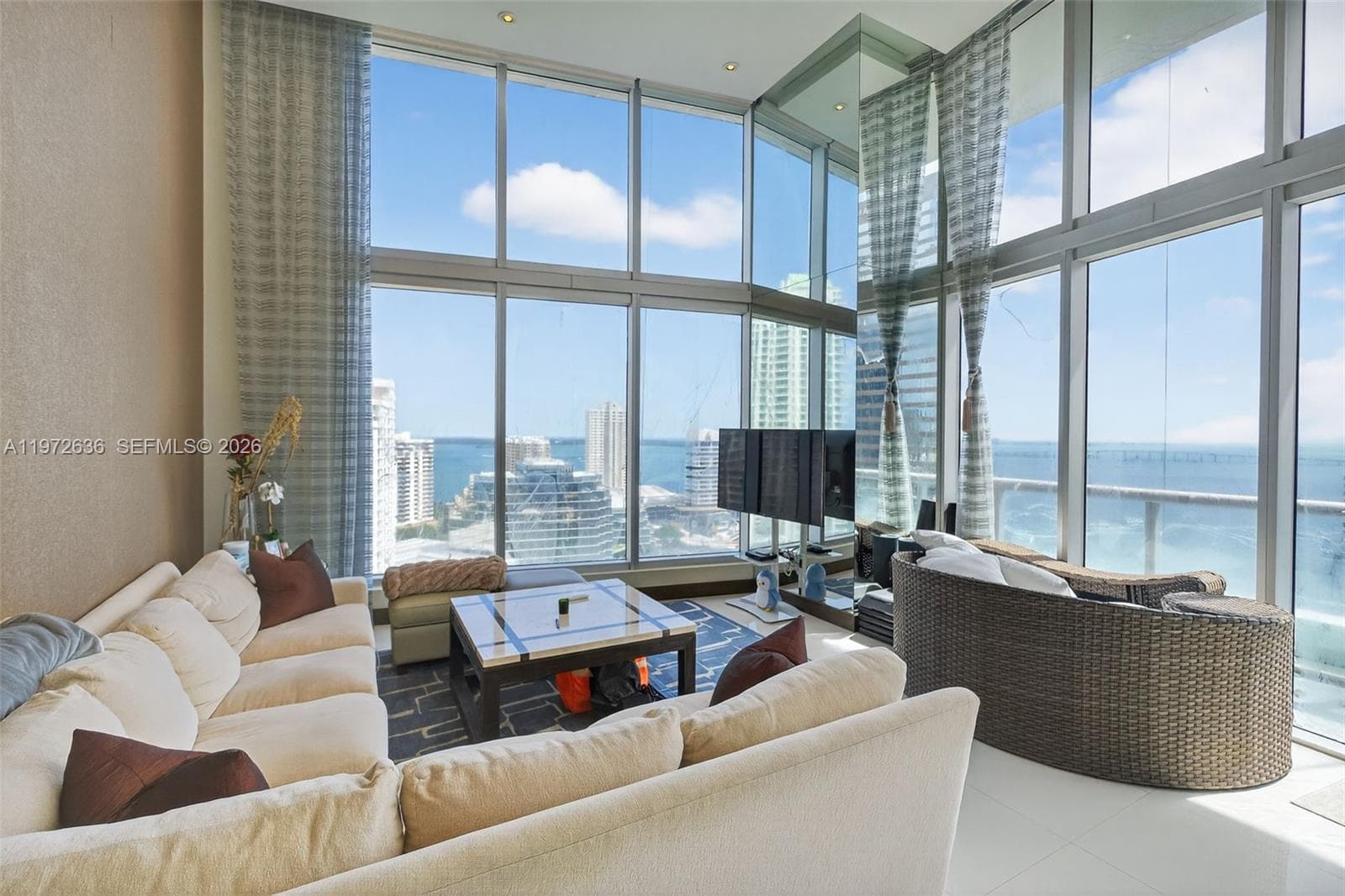 495 Brickell avenue 2201 photo 3