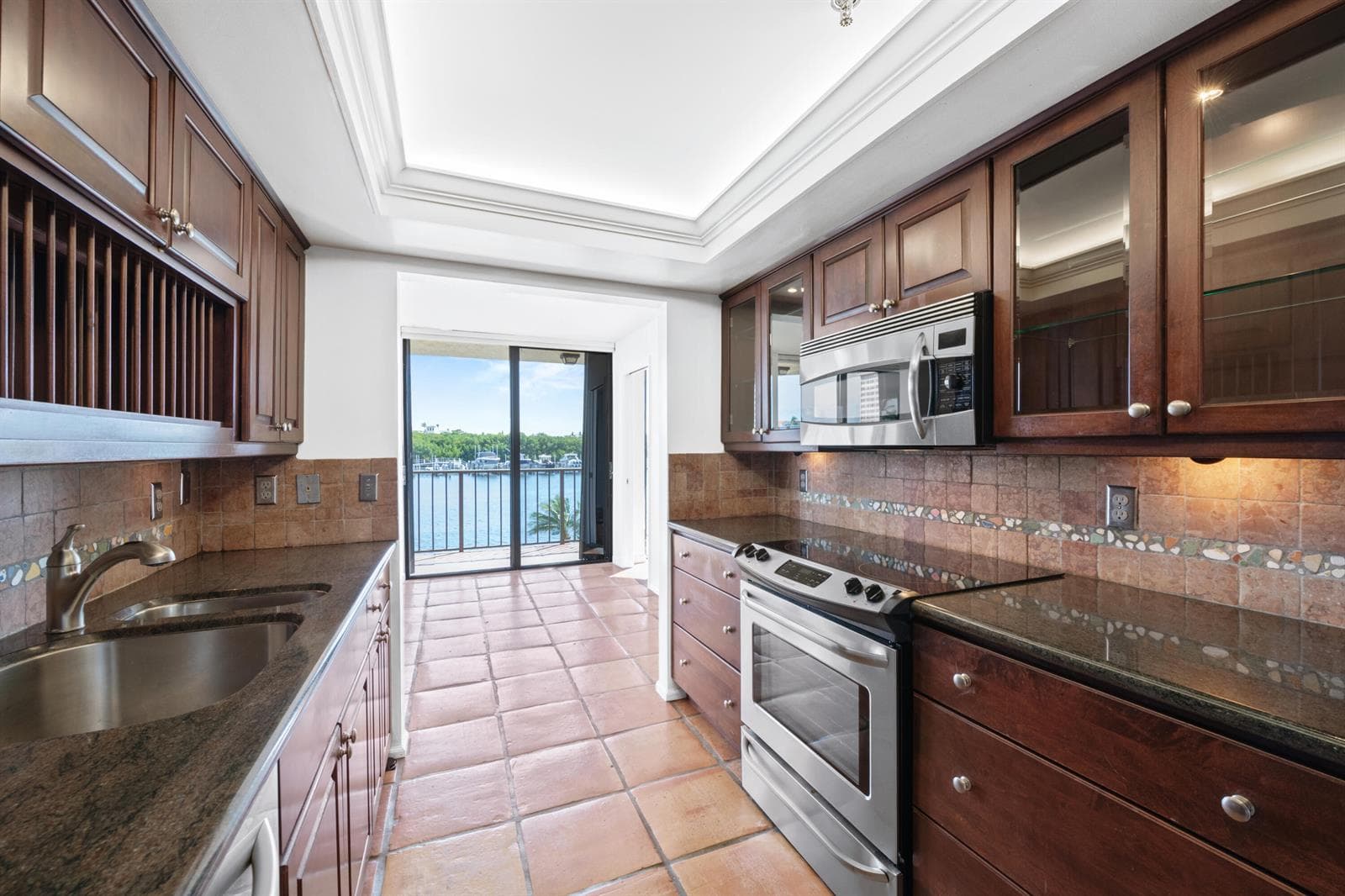 899 Jeffery Street 214 photo 17
