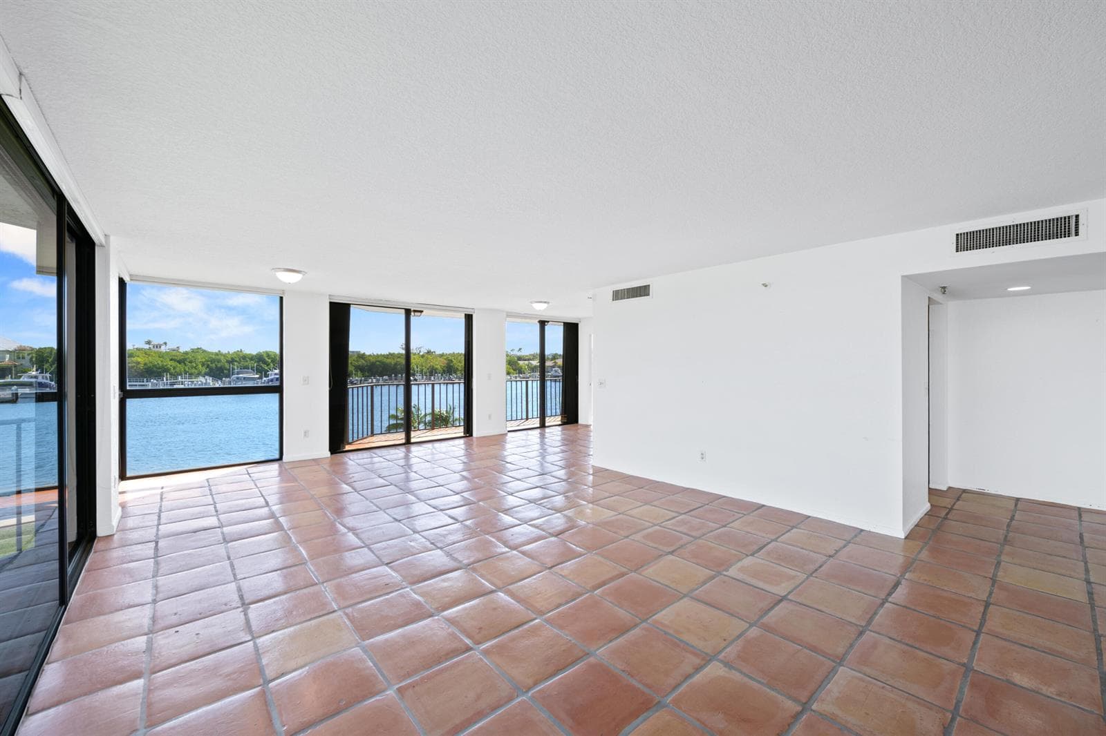 899 Jeffery Street 214 photo 12