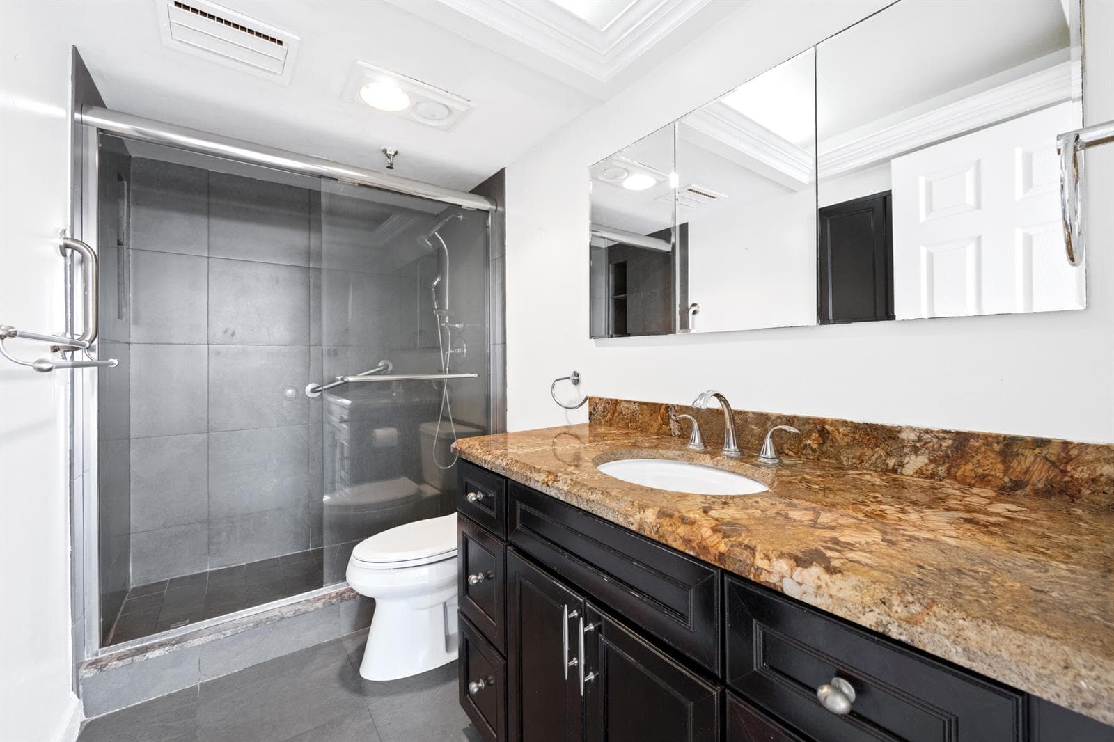 899 Jeffery Street 214 photo 24