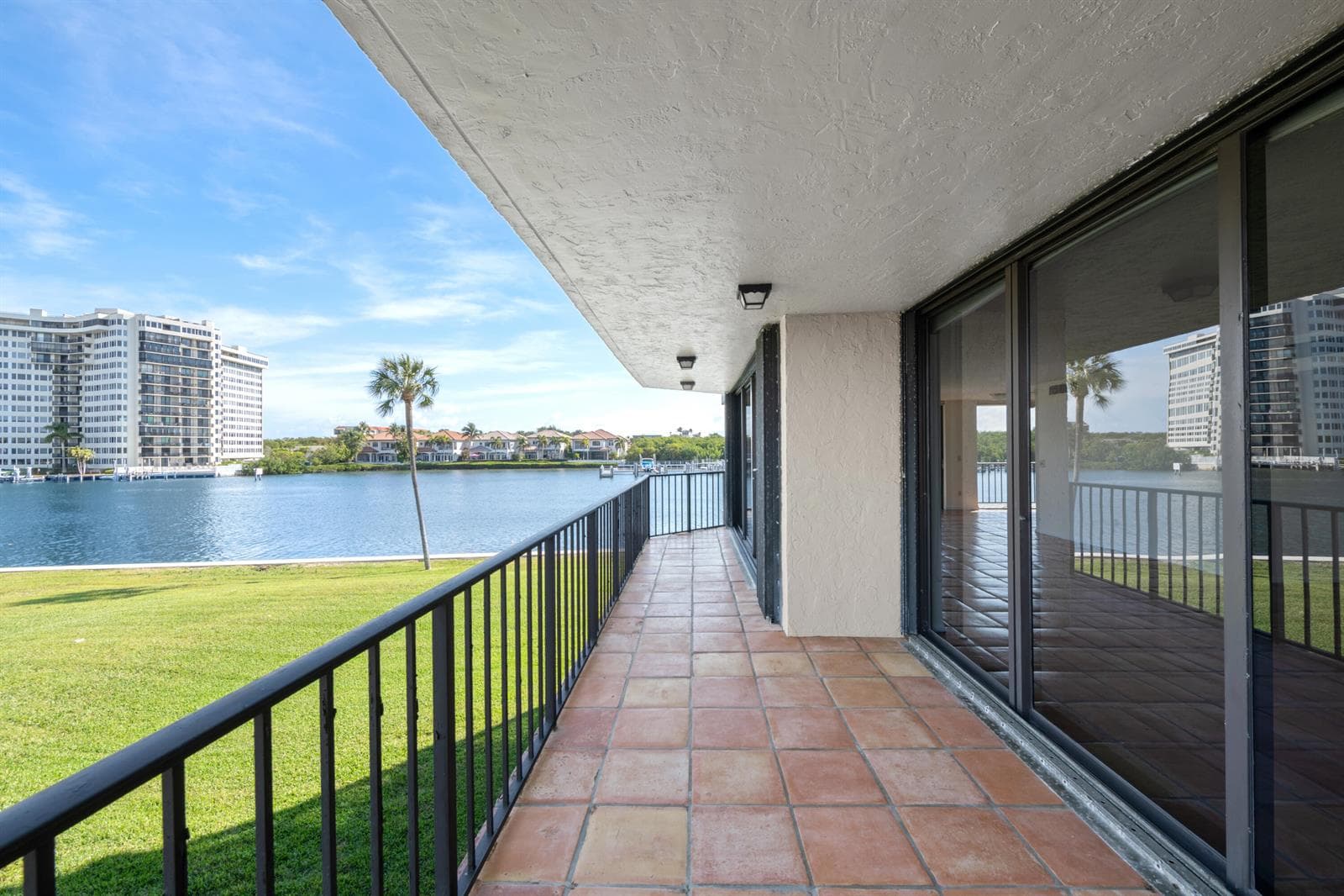 899 Jeffery Street 214 photo 4