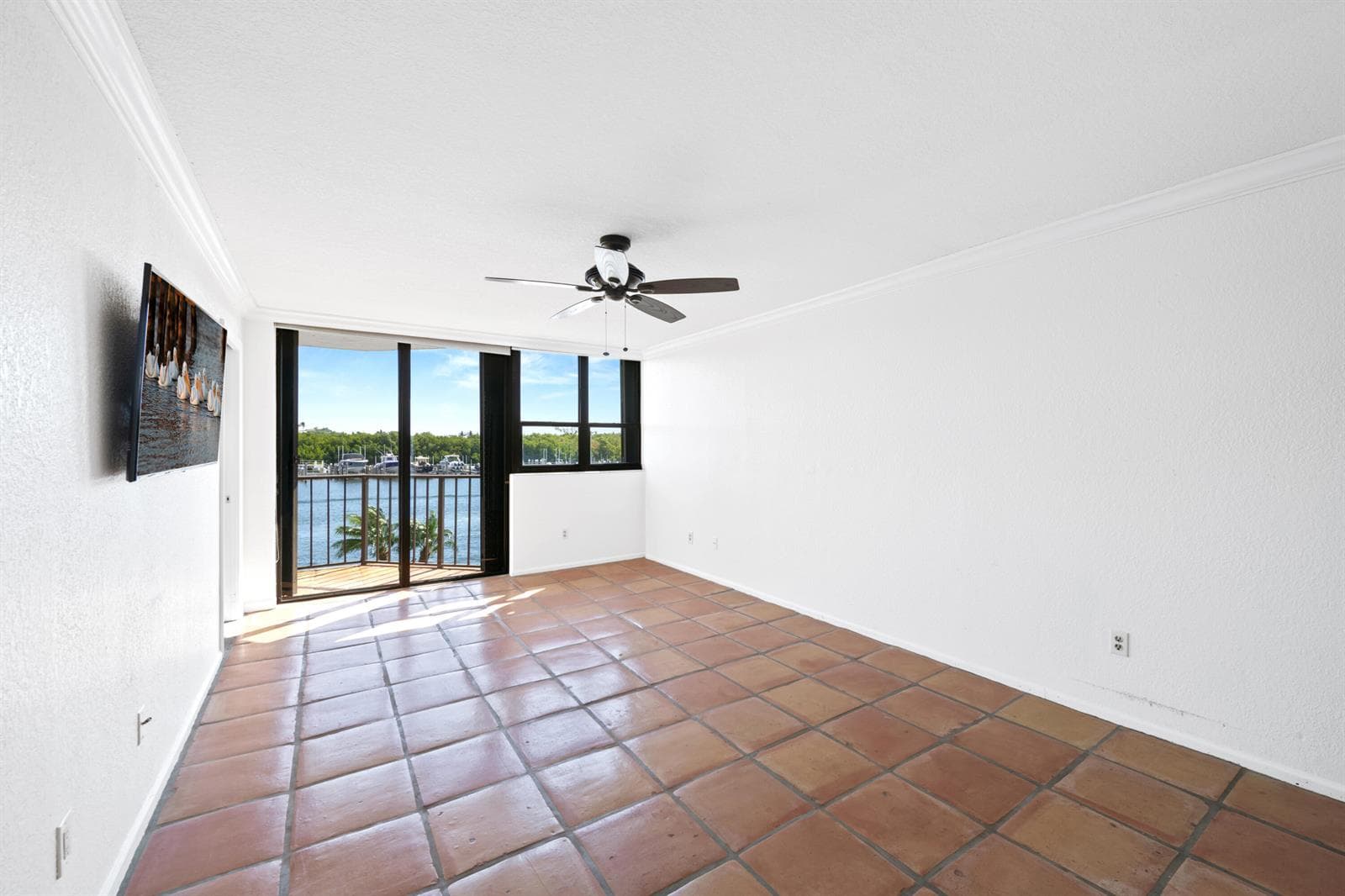 899 Jeffery Street 214 photo 21