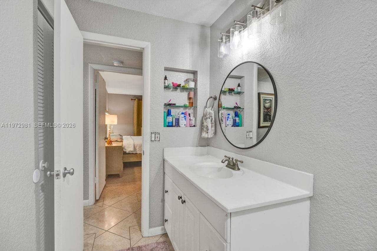 3665 NE 167th St 208 photo 17