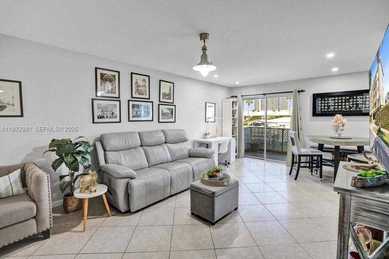 3665 NE 167th St 208 photo 5