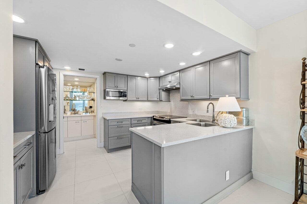 529 S Flagler Drive 8g photo 8