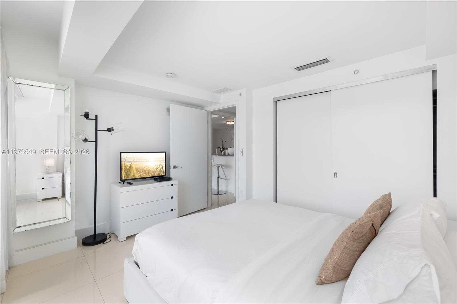 6801 Collins Ave LPH06 Doorlph14 photo 24