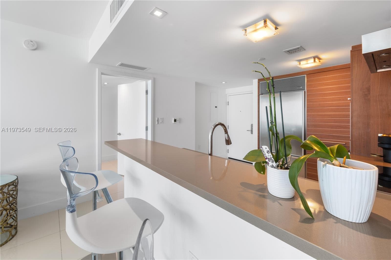 6801 Collins Ave LPH06 Doorlph14 photo 11