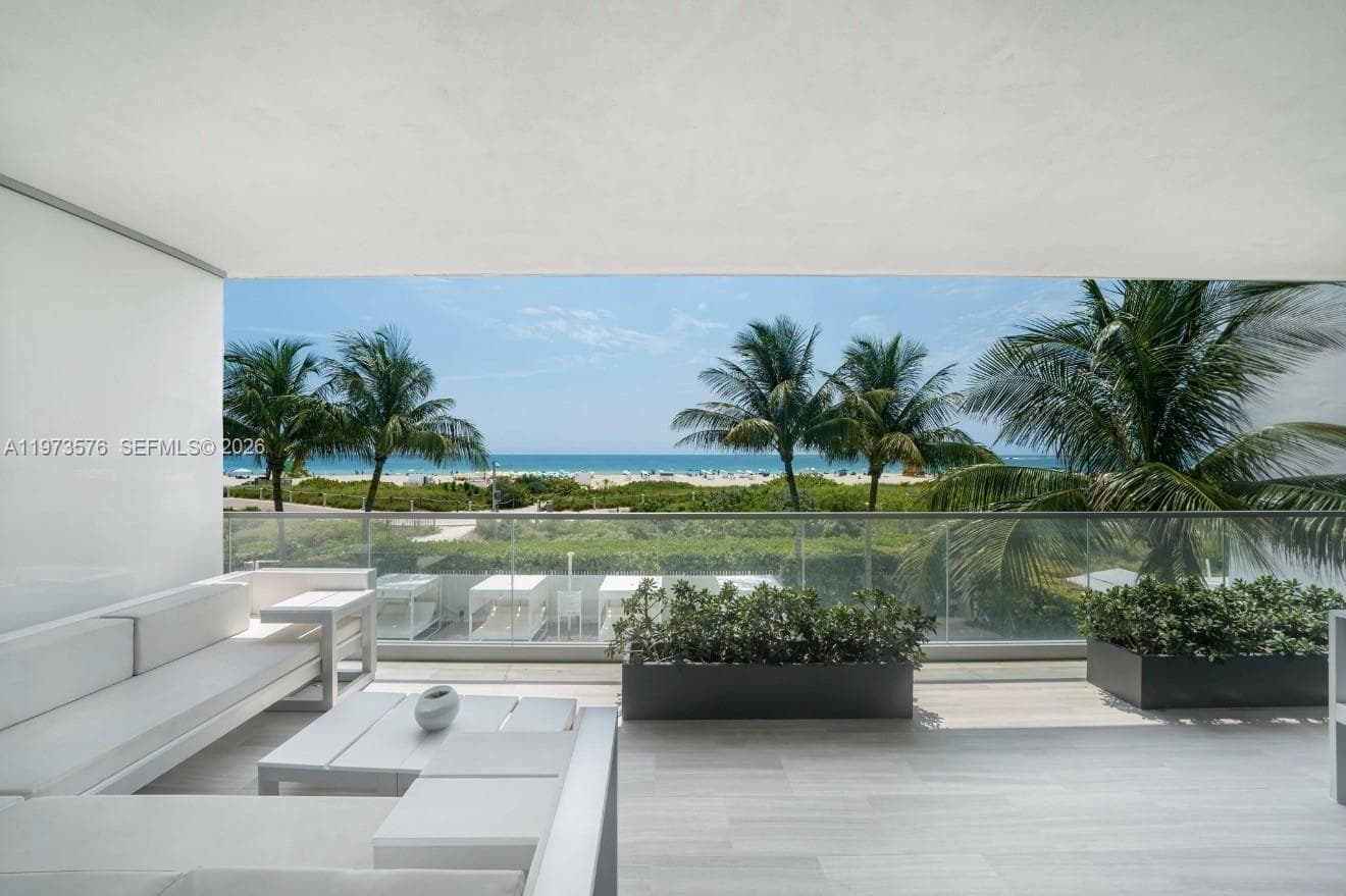 321 Ocean Dr 200 photo 2