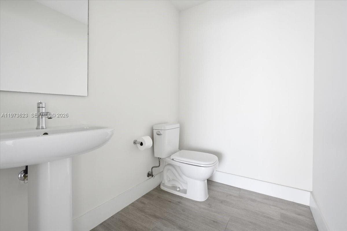 2900 NE 7th Ave 3004 photo 22