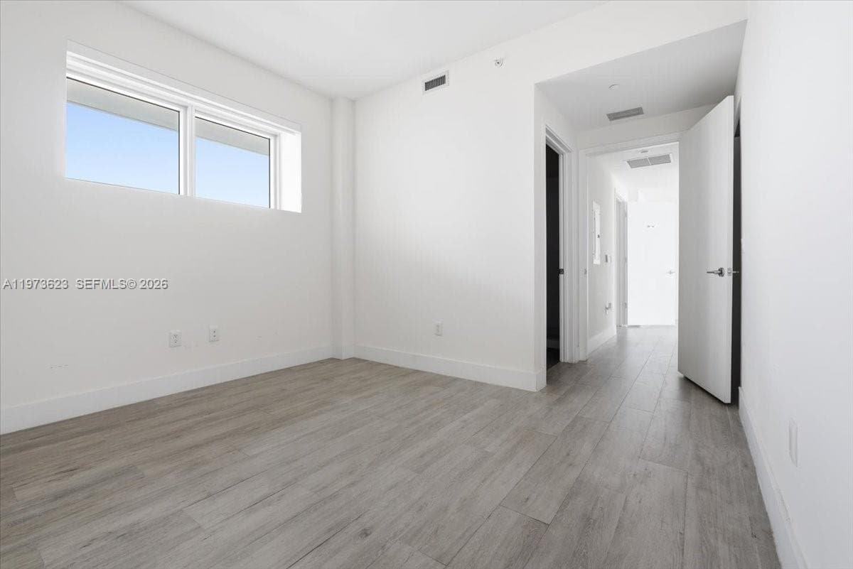 2900 NE 7th Ave 3004 photo 19