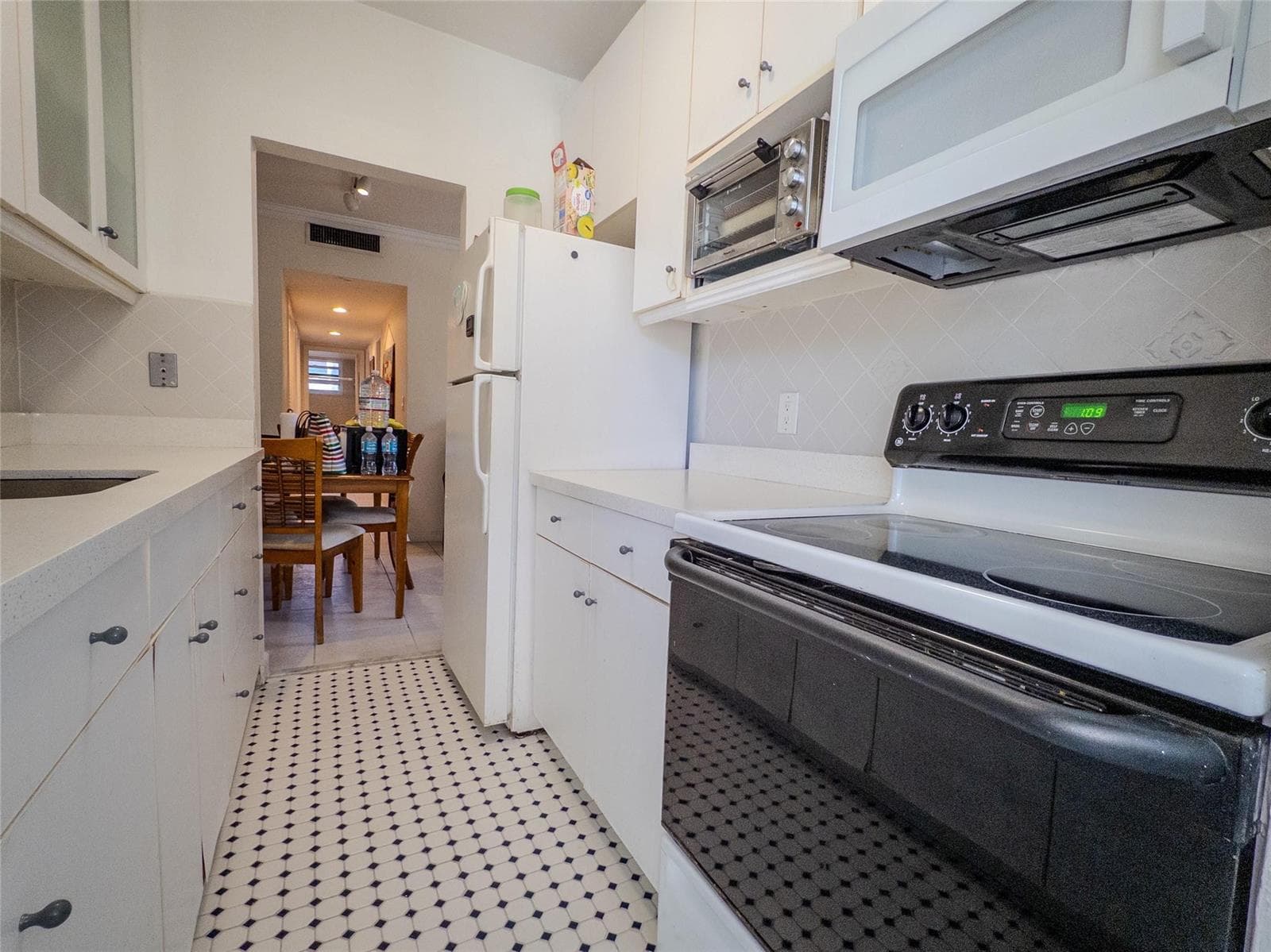 2430 NE 135th Street 302 photo 6
