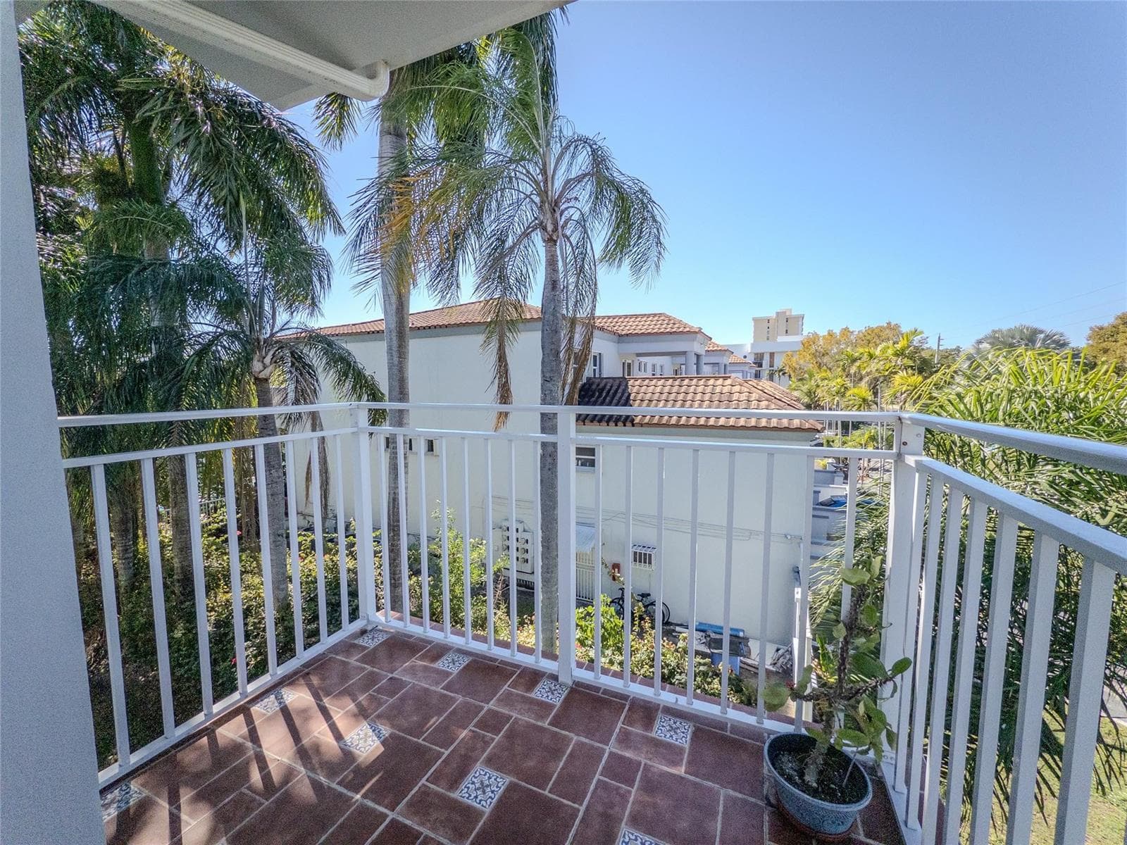 2430 NE 135th Street 302 photo 12
