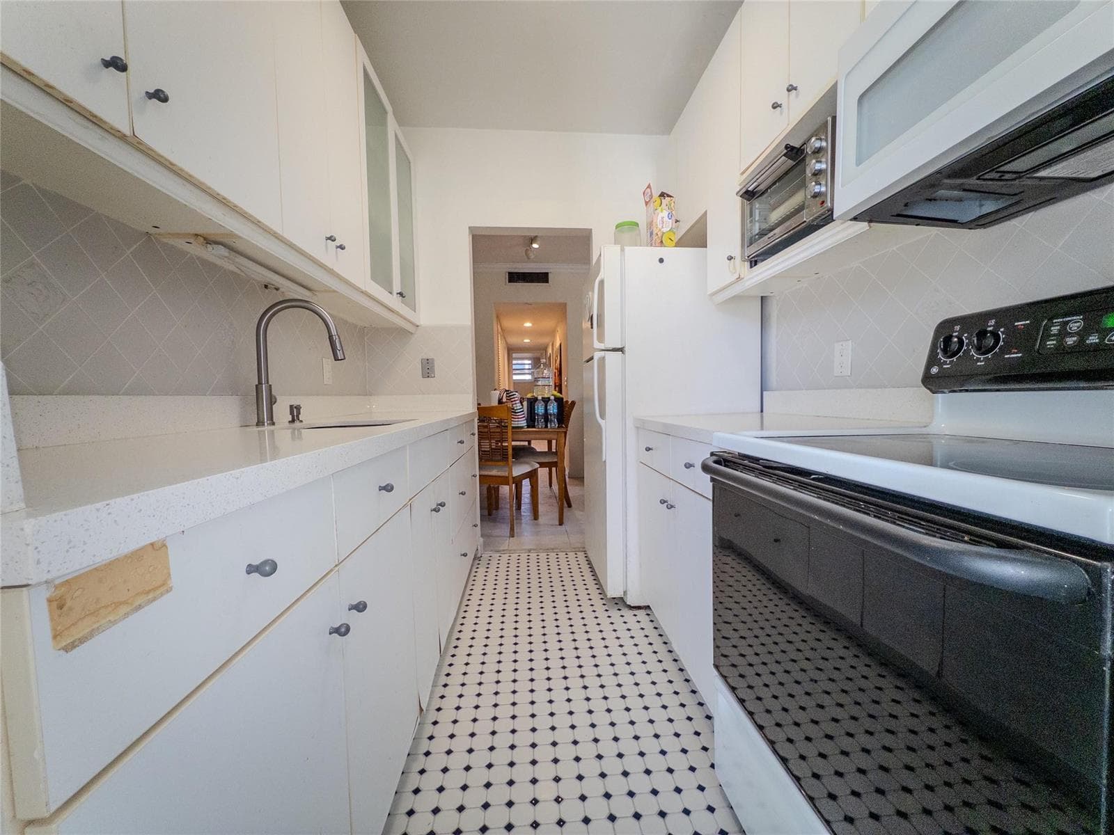 2430 NE 135th Street 302 photo 7