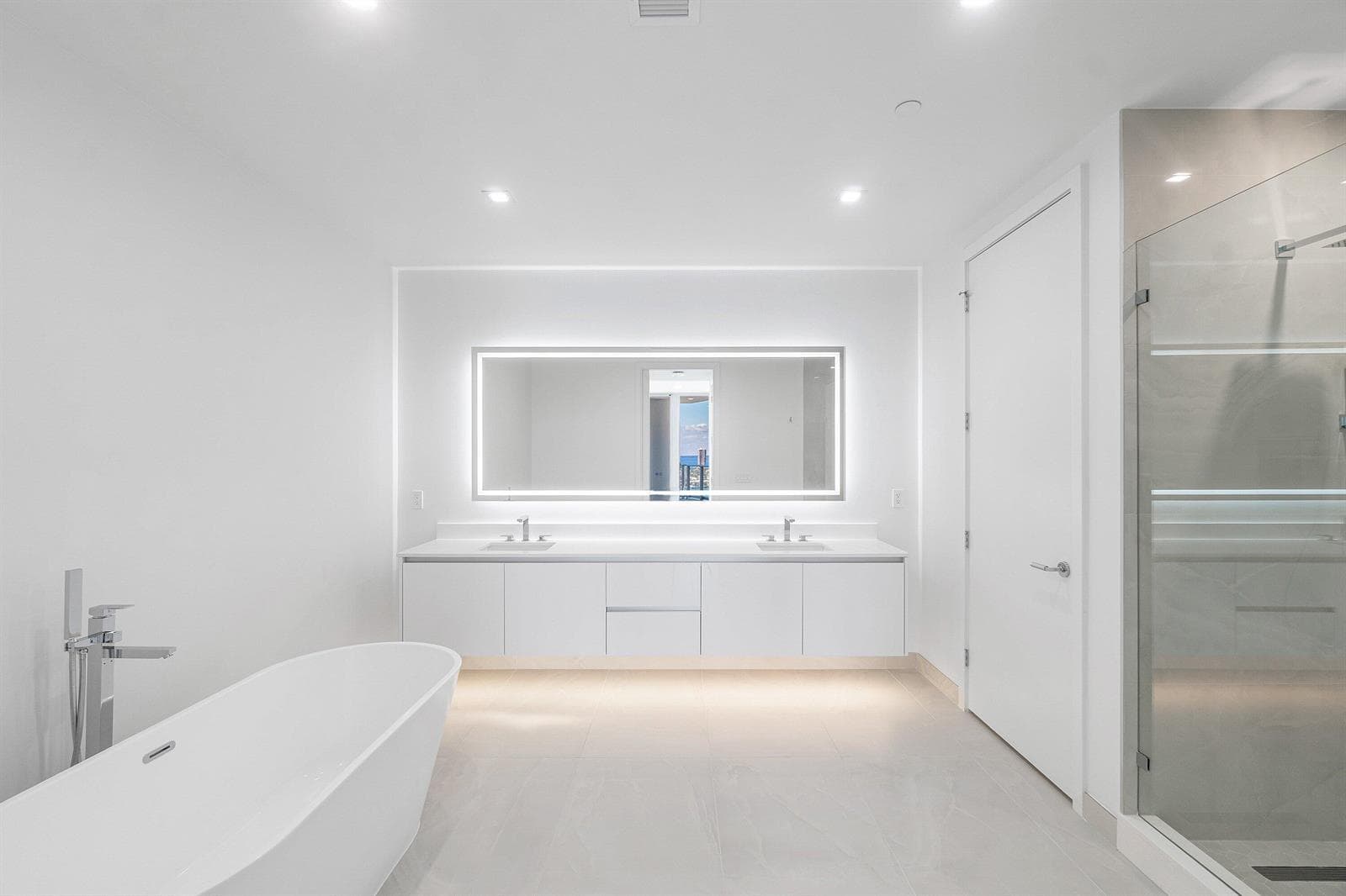 220 Lake Shore Drive 2012 photo 23
