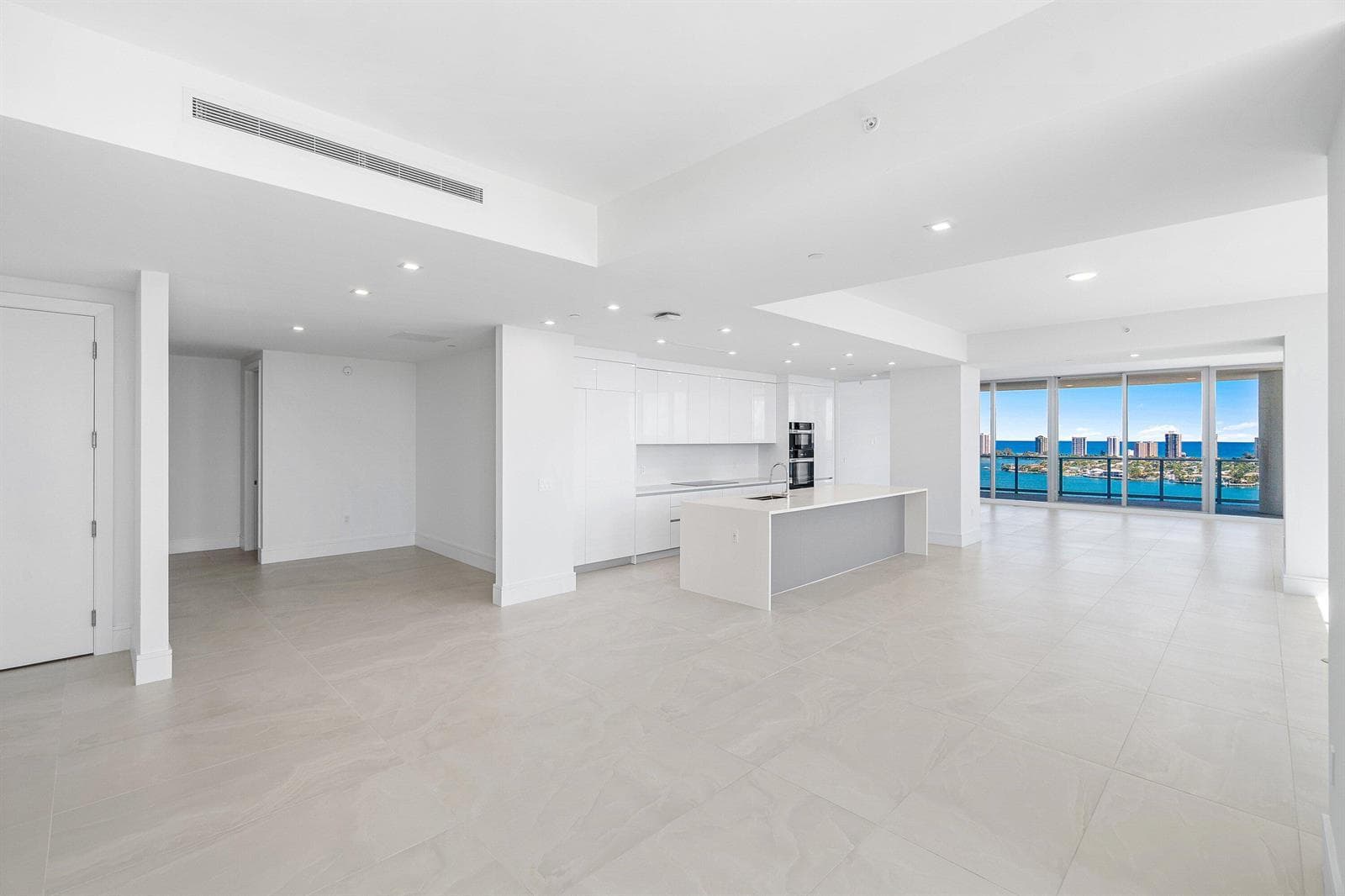 220 Lake Shore Drive 2012 photo 7