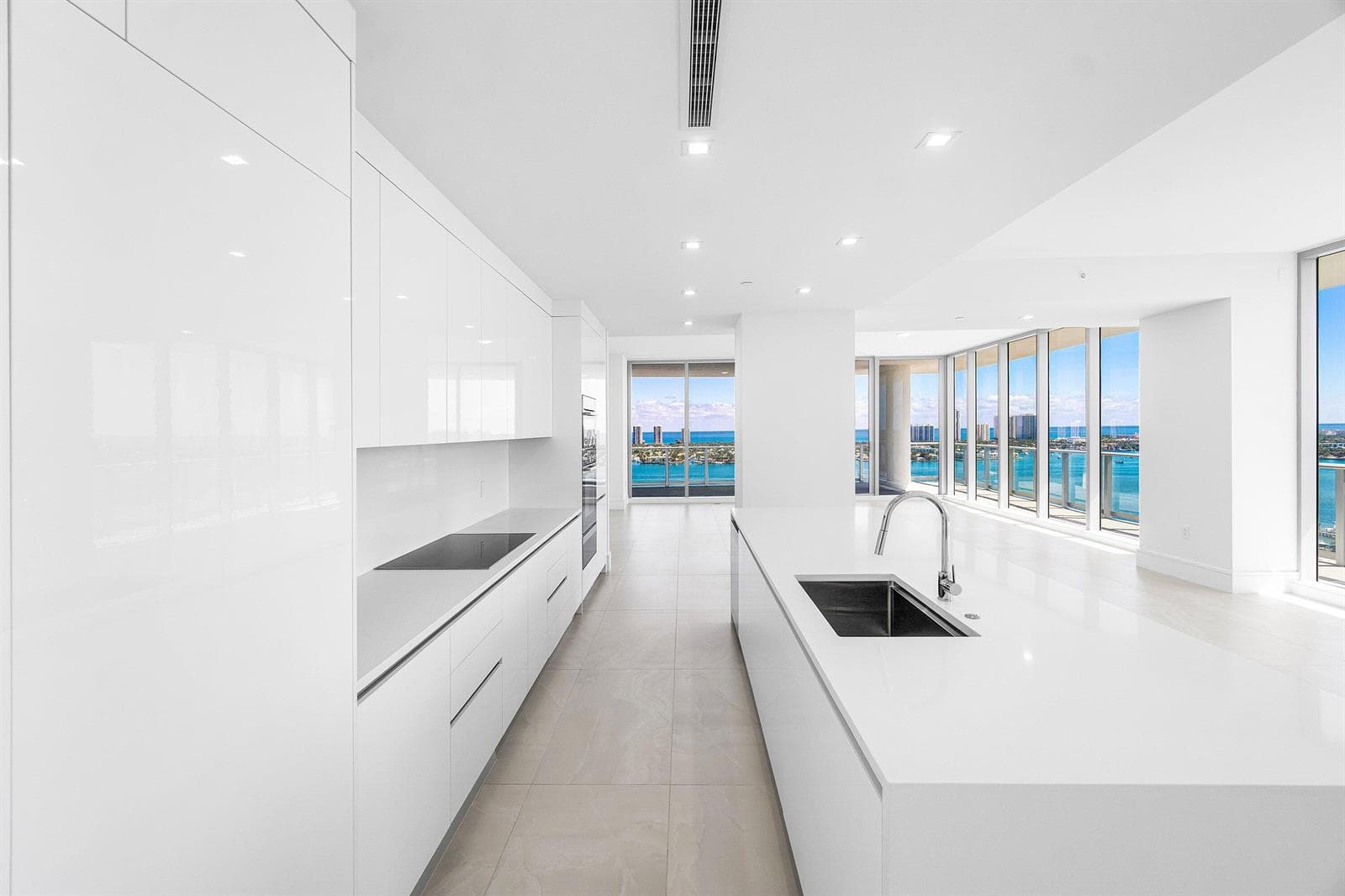 220 Lake Shore Drive 2012 photo 14