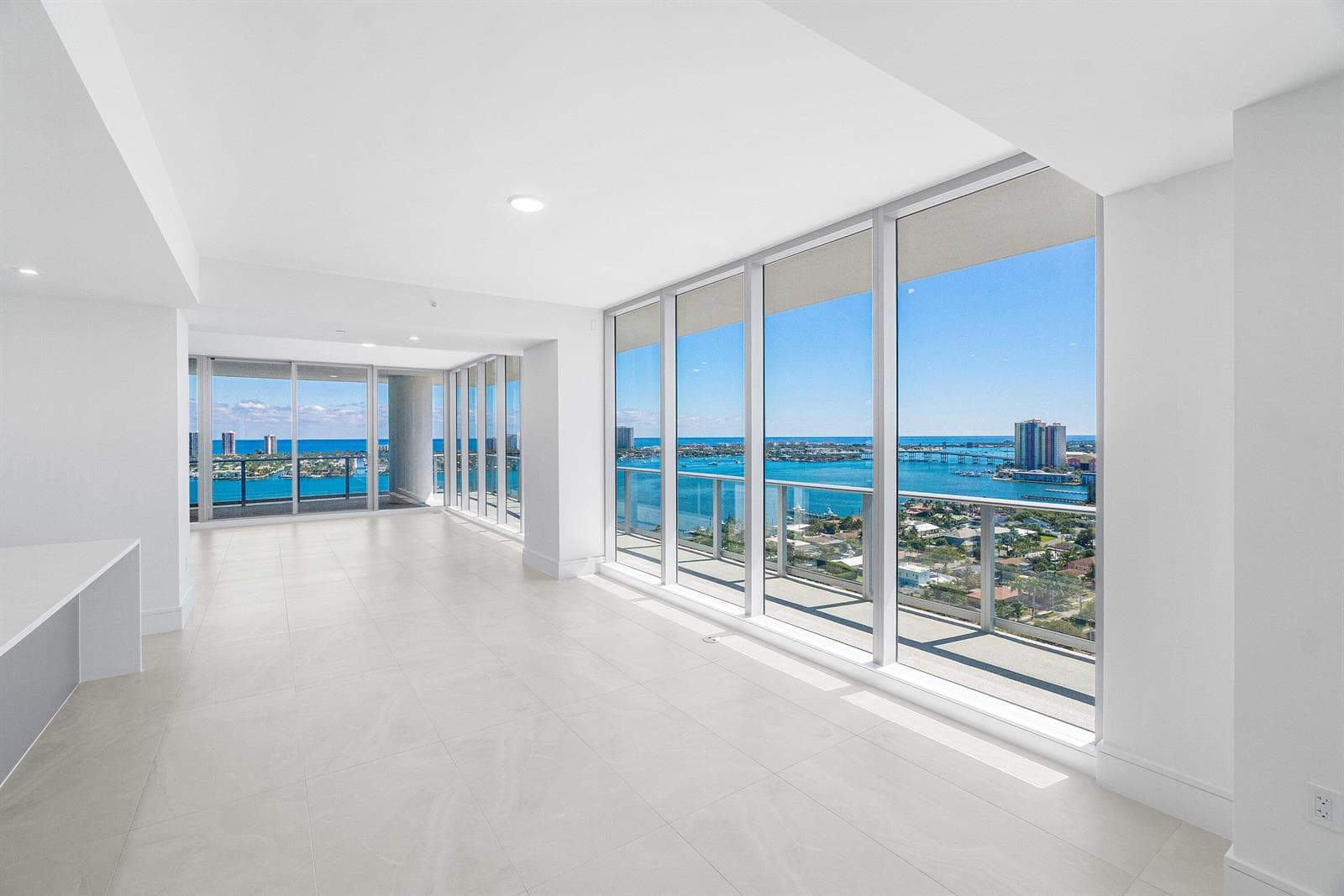 220 Lake Shore Drive 2012 photo 4