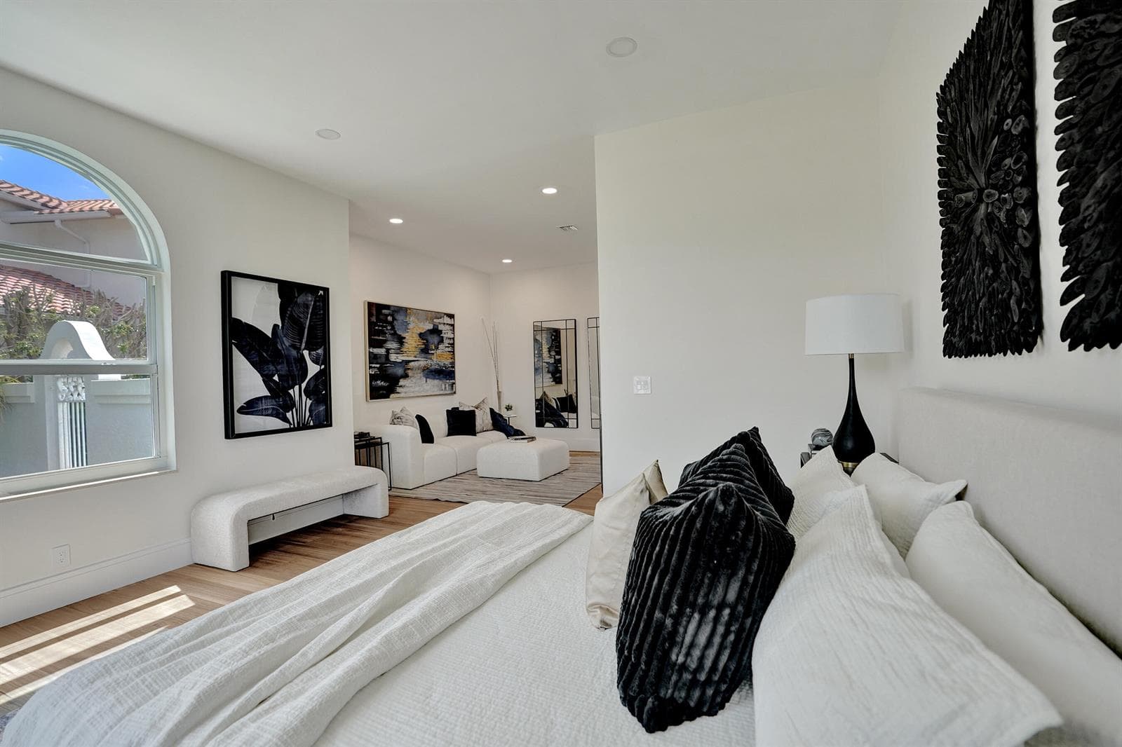 890 Lilac Drive photo 18