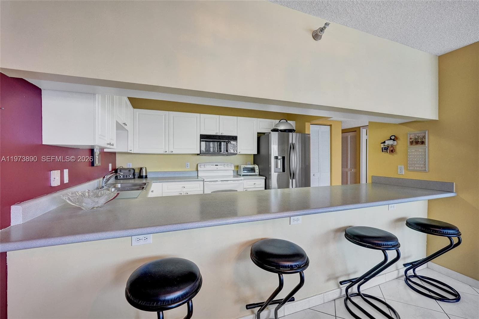 17700 N Bay Rd 805 photo 11