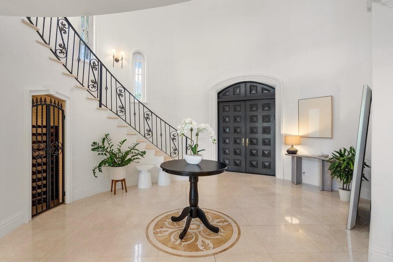 350 E Ocean Avenue photo 5
