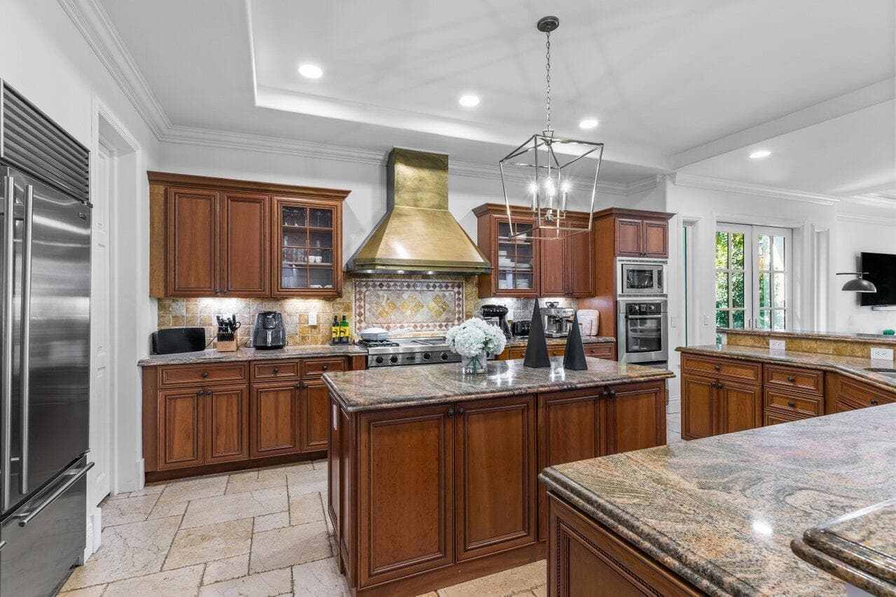 350 E Ocean Avenue photo 14