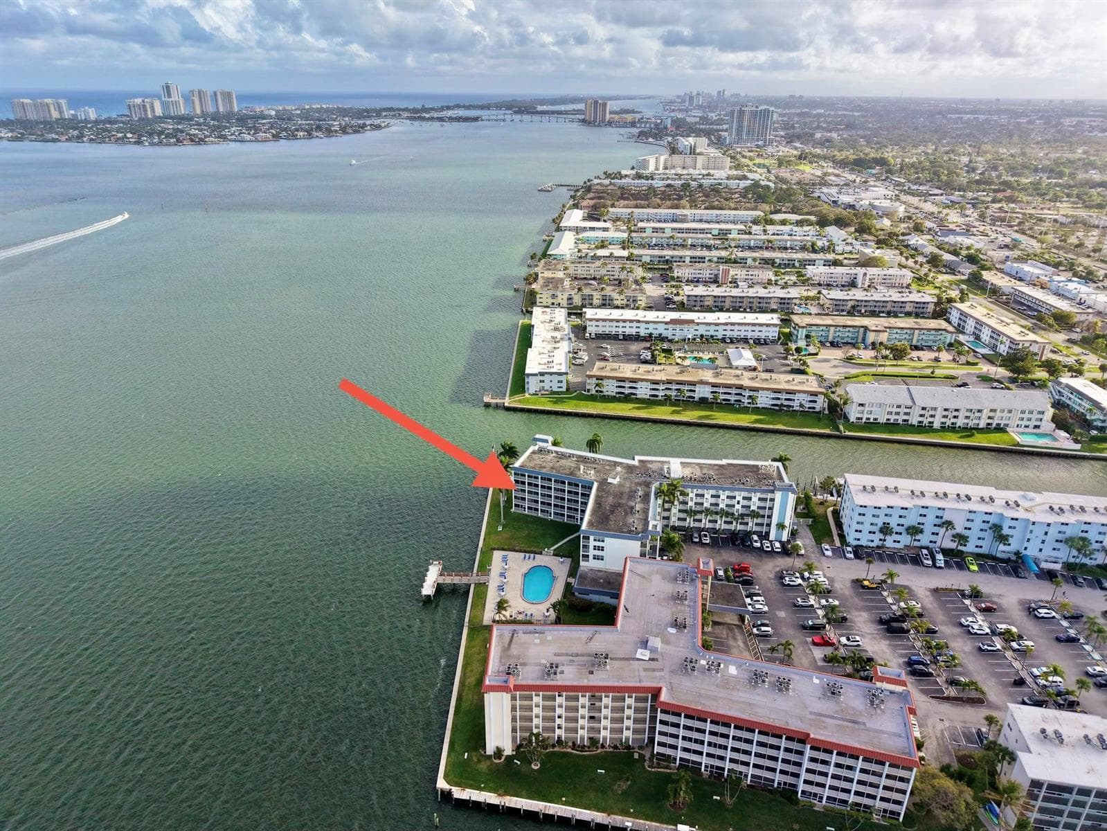 100 Paradise Harbour Boulevard 304 photo 2
