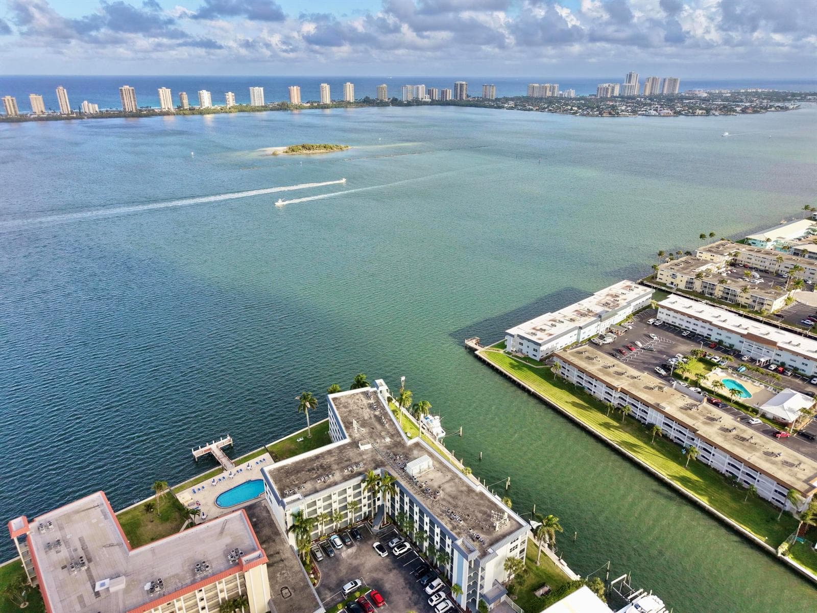 100 Paradise Harbour Boulevard 304 photo 6
