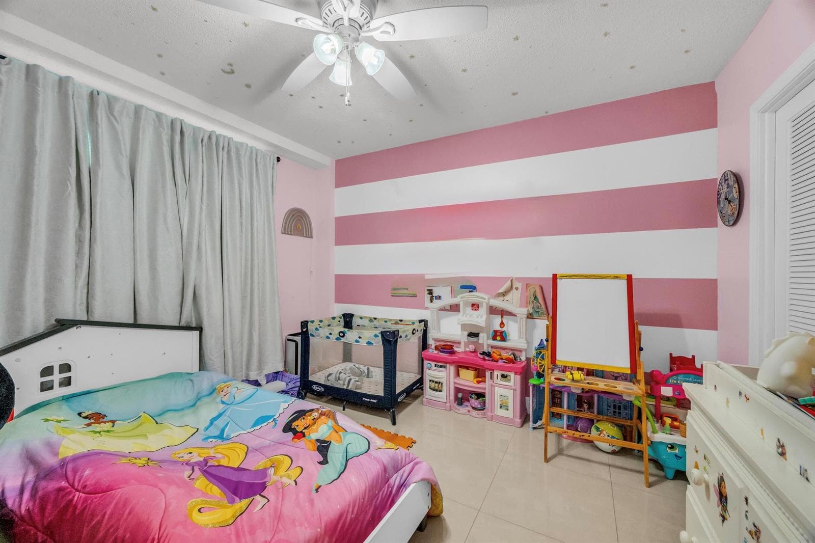 100 Paradise Harbour Boulevard 304 photo 17