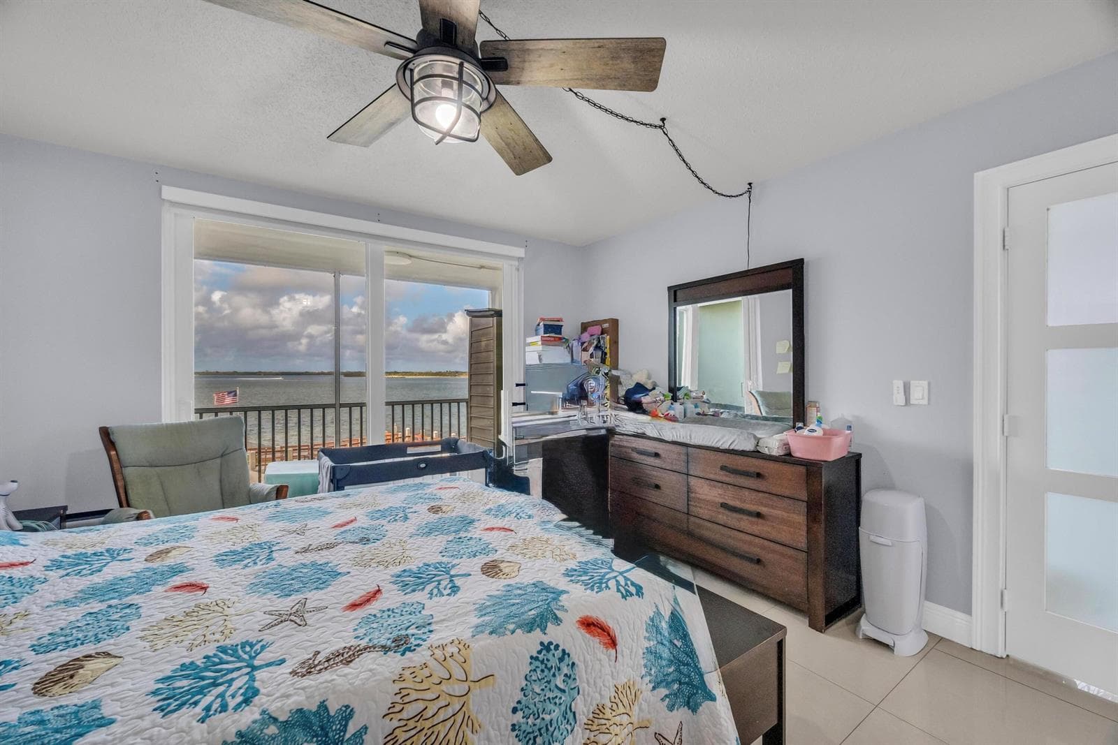 100 Paradise Harbour Boulevard 304 photo 16