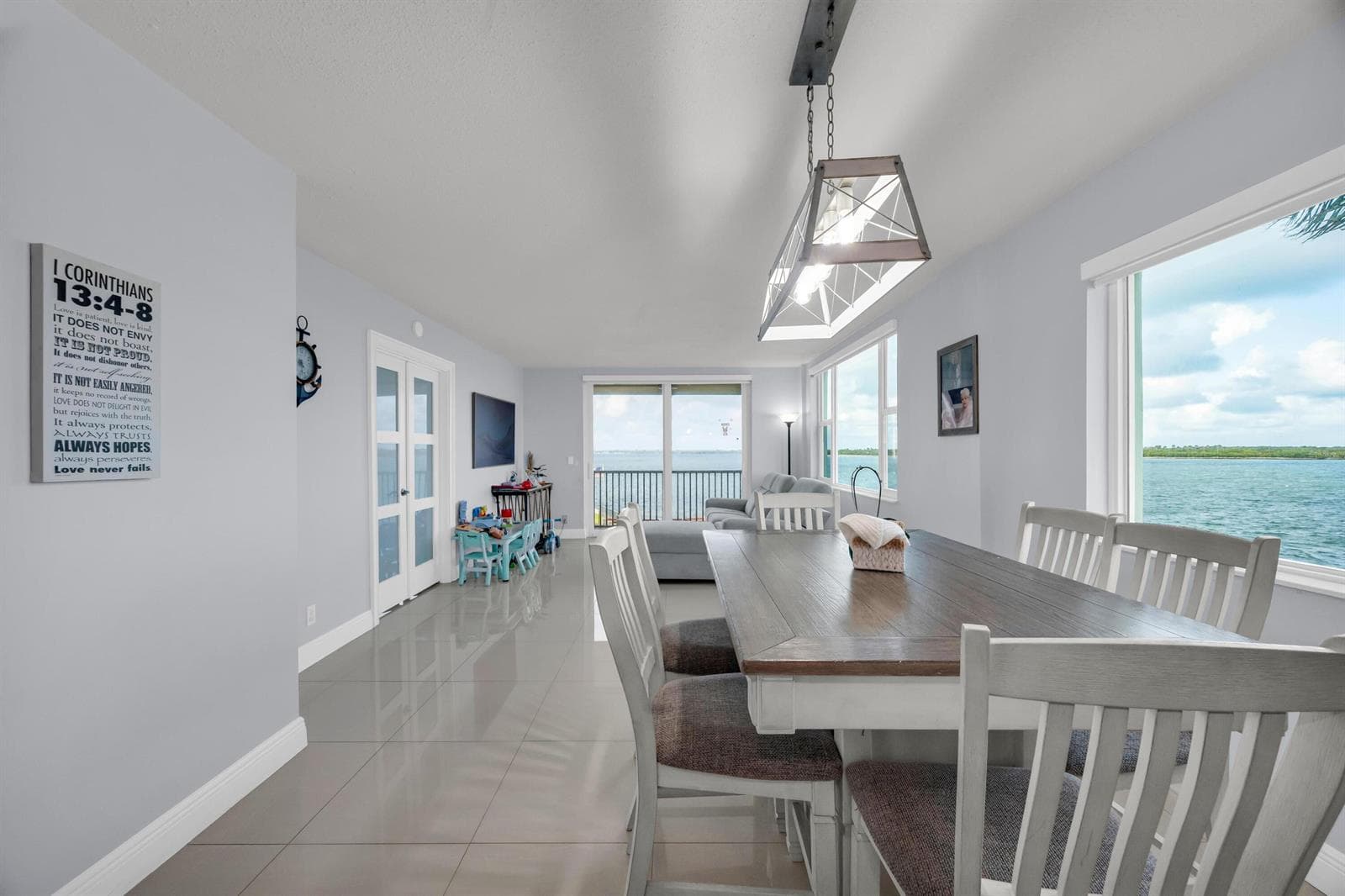 100 Paradise Harbour Boulevard 304 photo 12