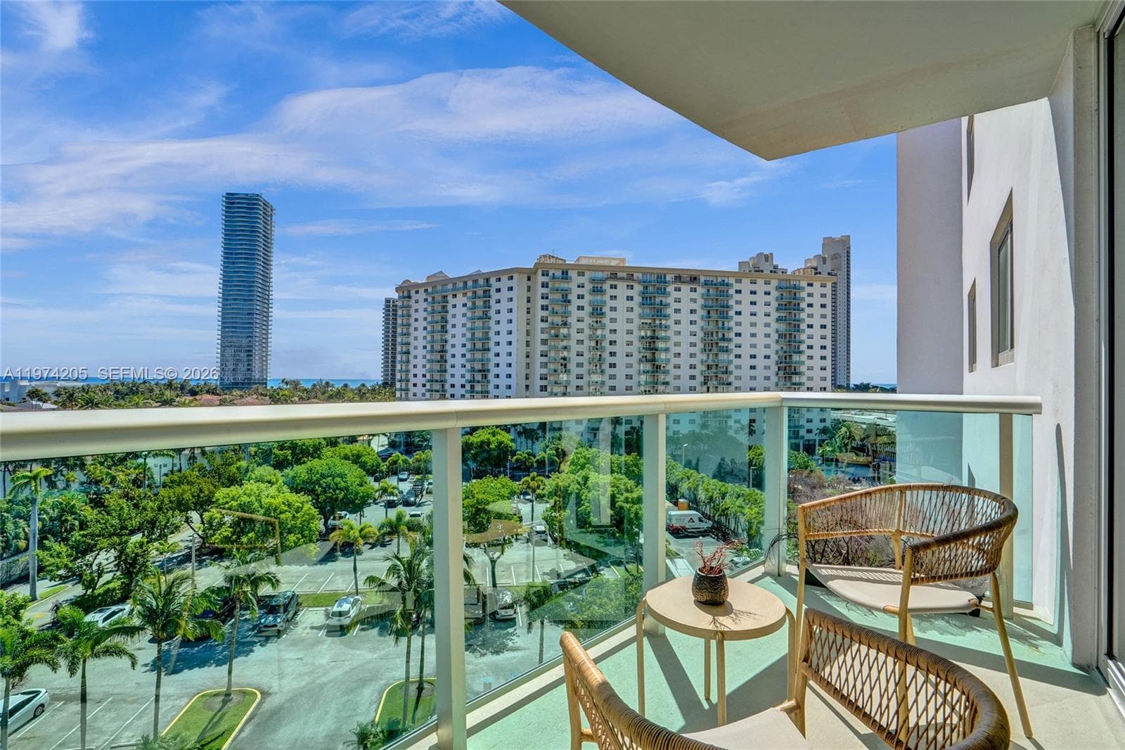 19380 Collins Ave 718 photo 2