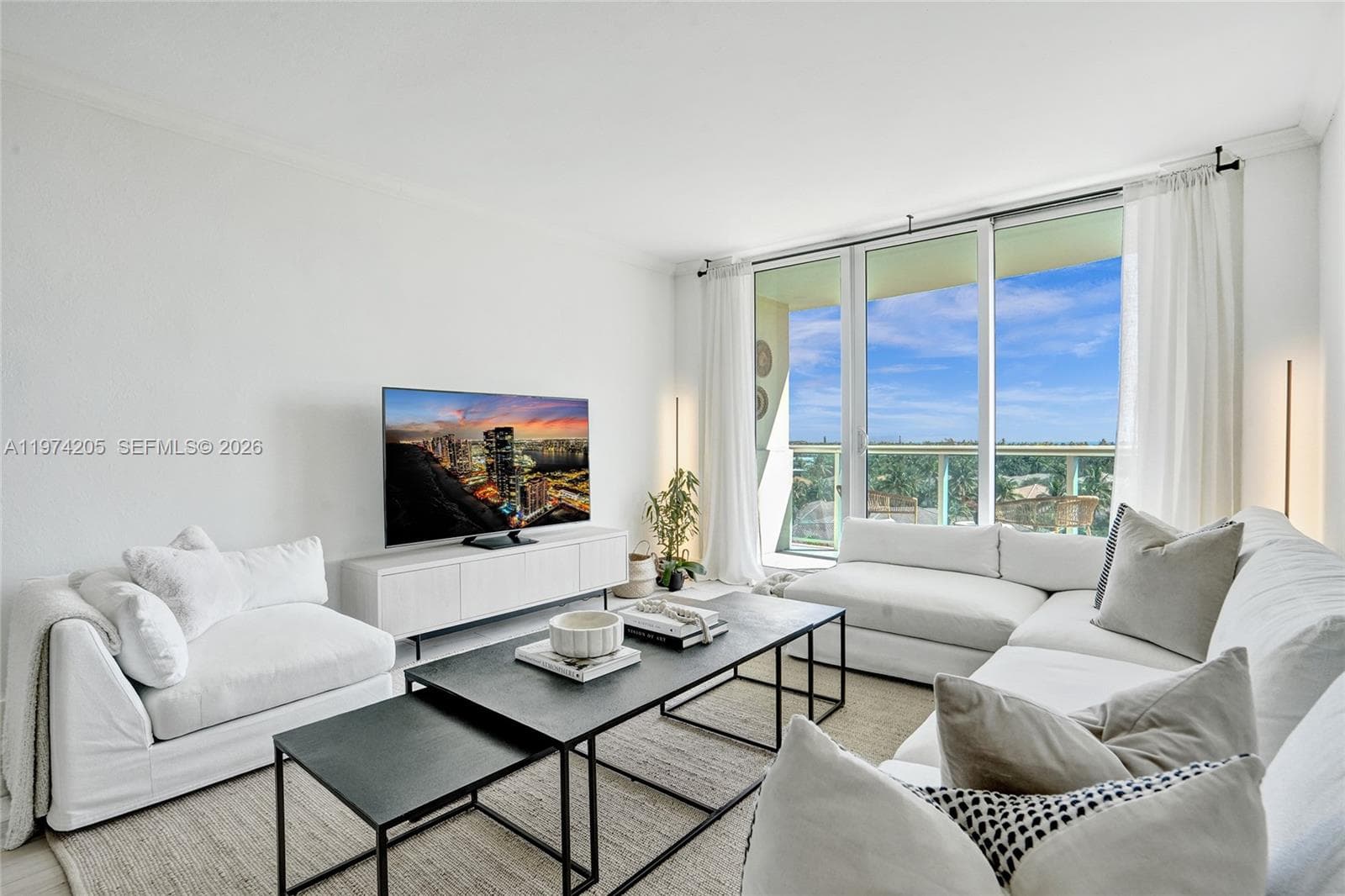 19380 Collins Ave 718 photo 6