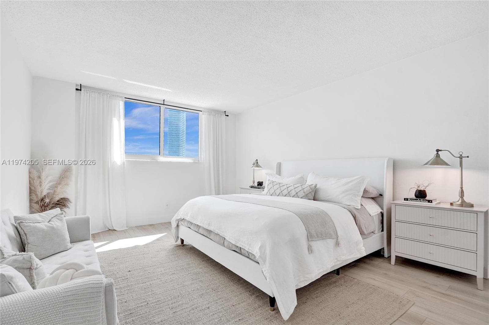 19380 Collins Ave 718 photo 13
